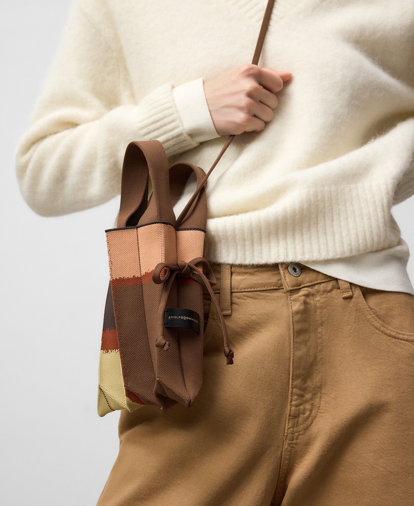 Printed knit pleated phone holder woman image number 3