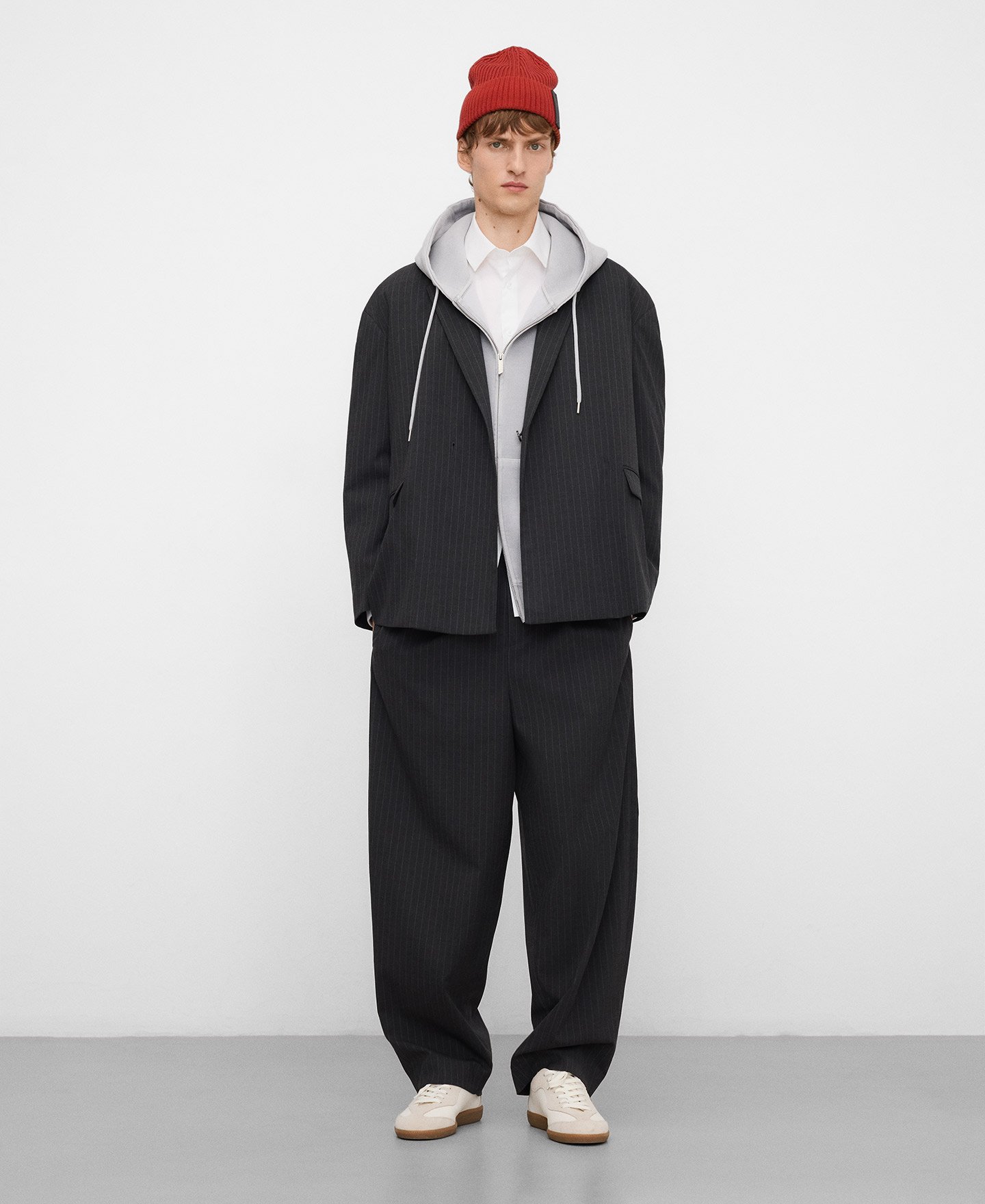 Ribbed knit beanie hat man image number 4