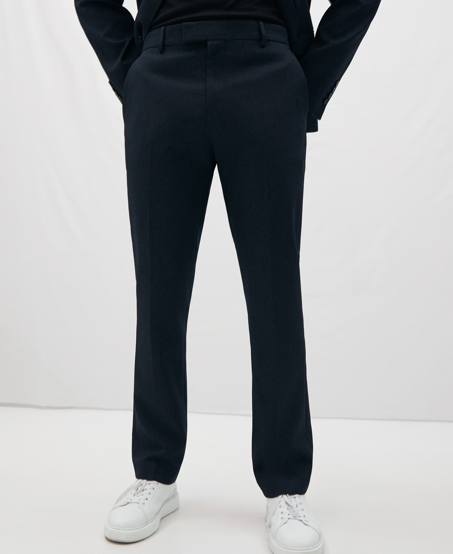 Two button tailored suit image number 5
