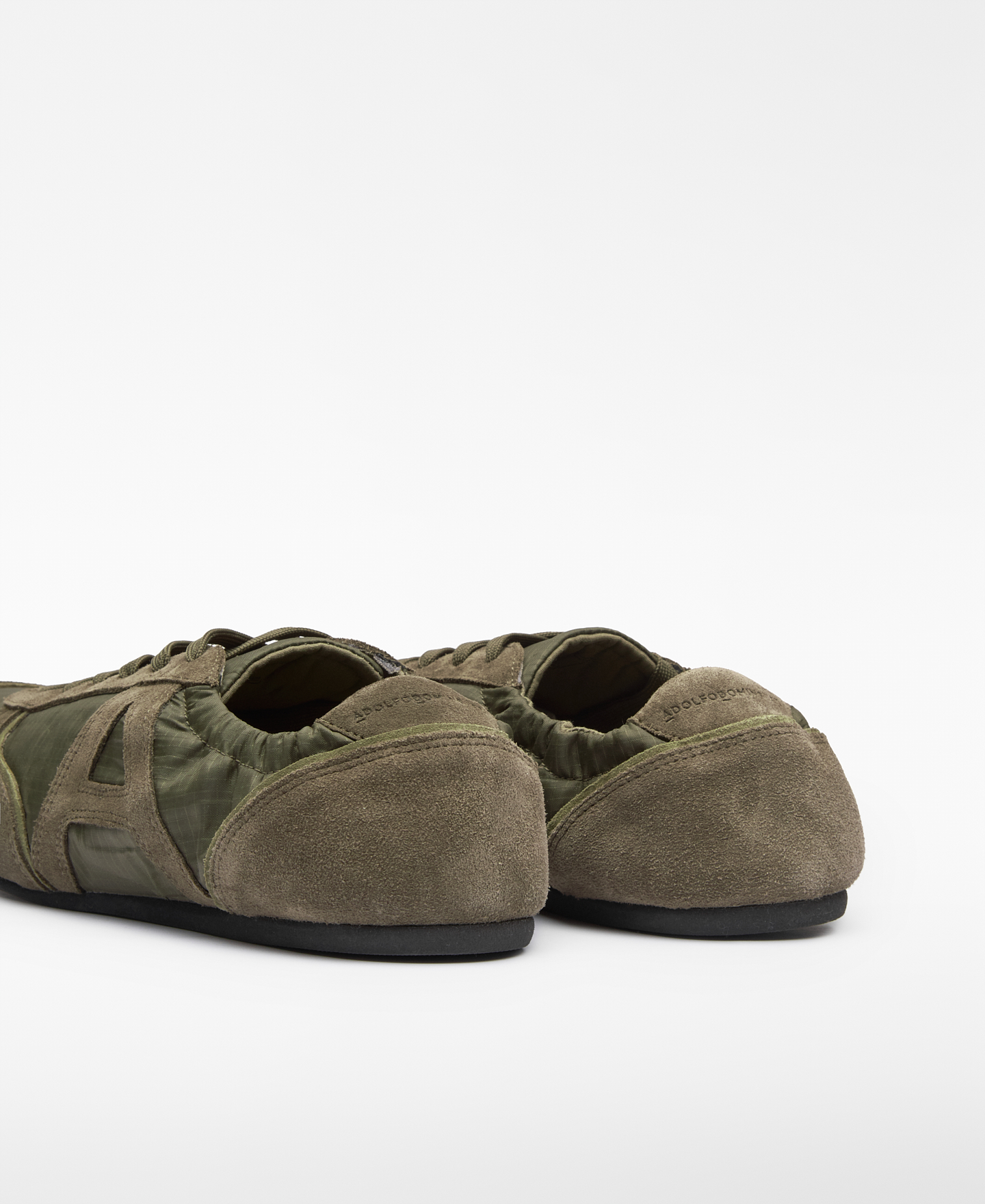 Sapatilha maxi com logo e sola fina image number 2