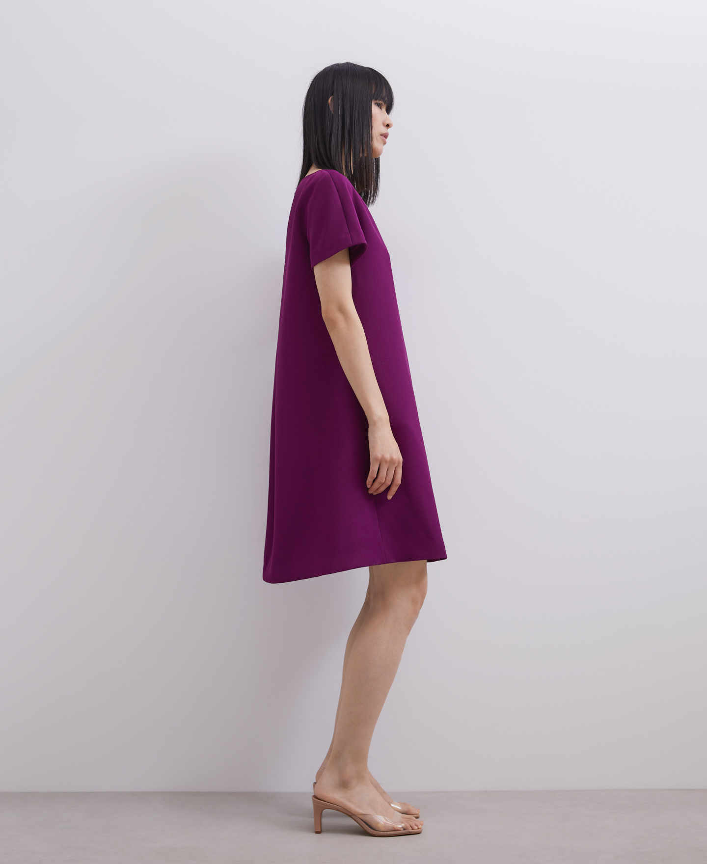 Vestido línea A con escote pico image number 0