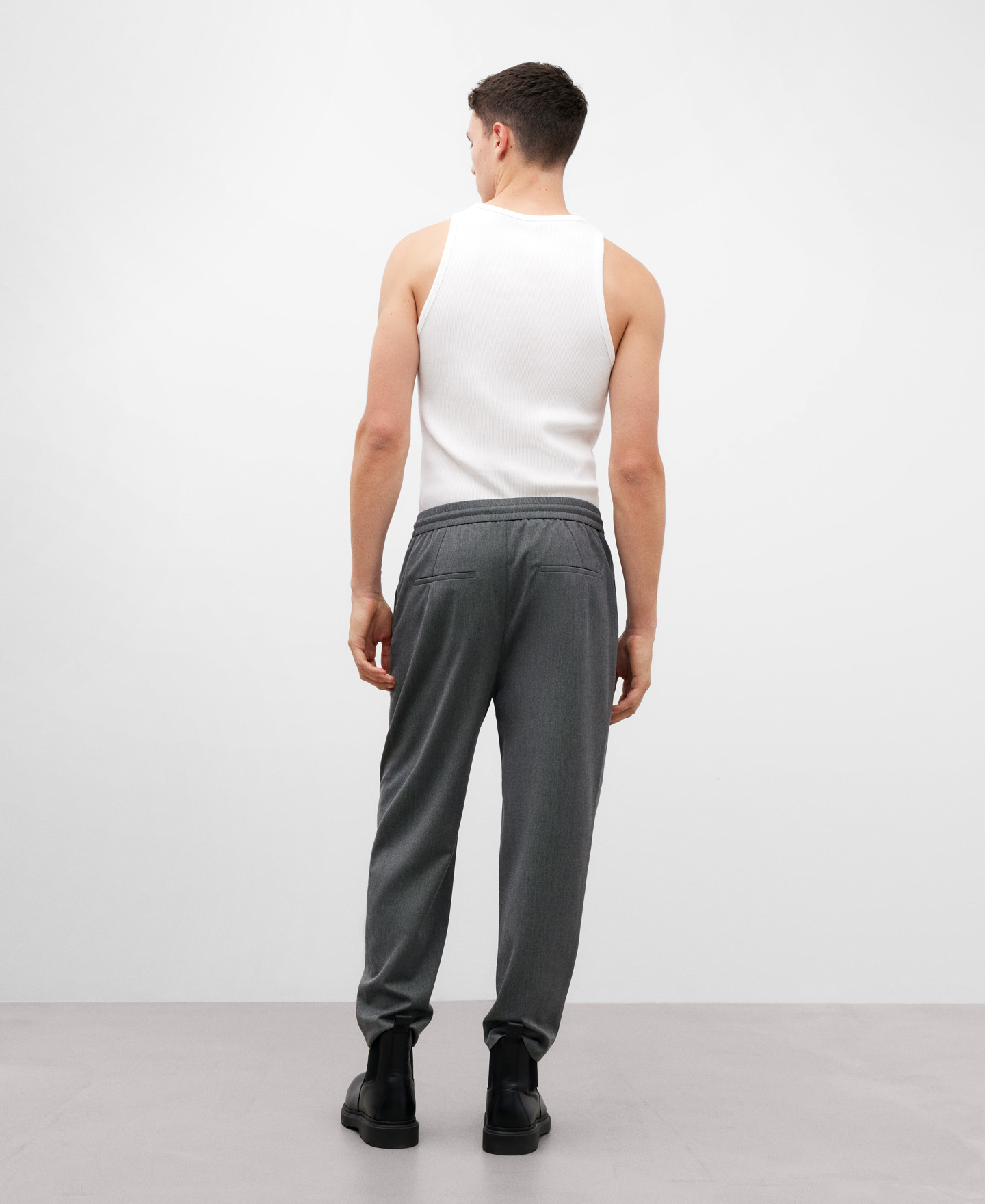Elasticated waist trousers for men image number 2