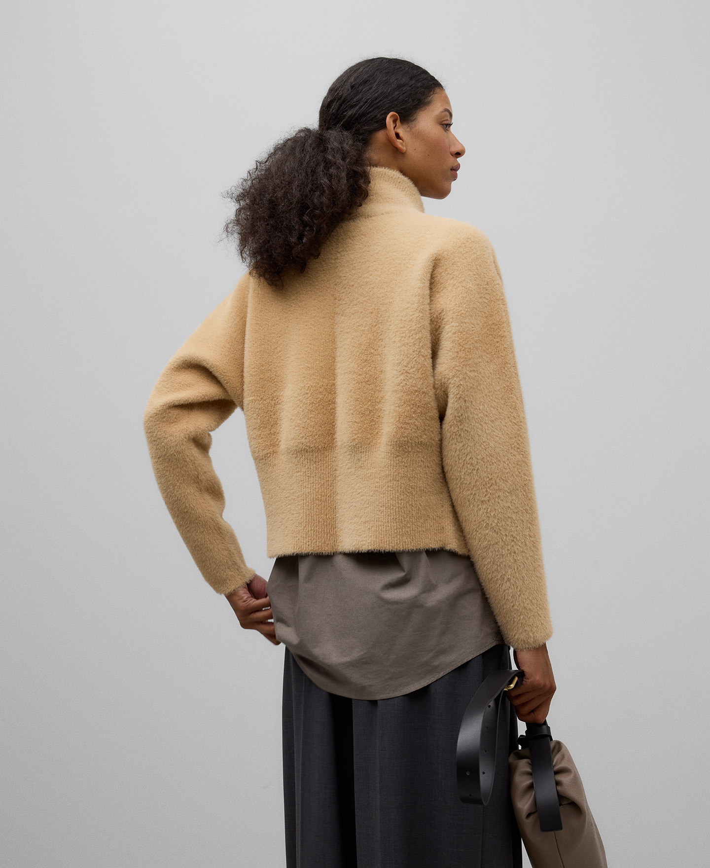 Fur effect knit jacket woman image number 2