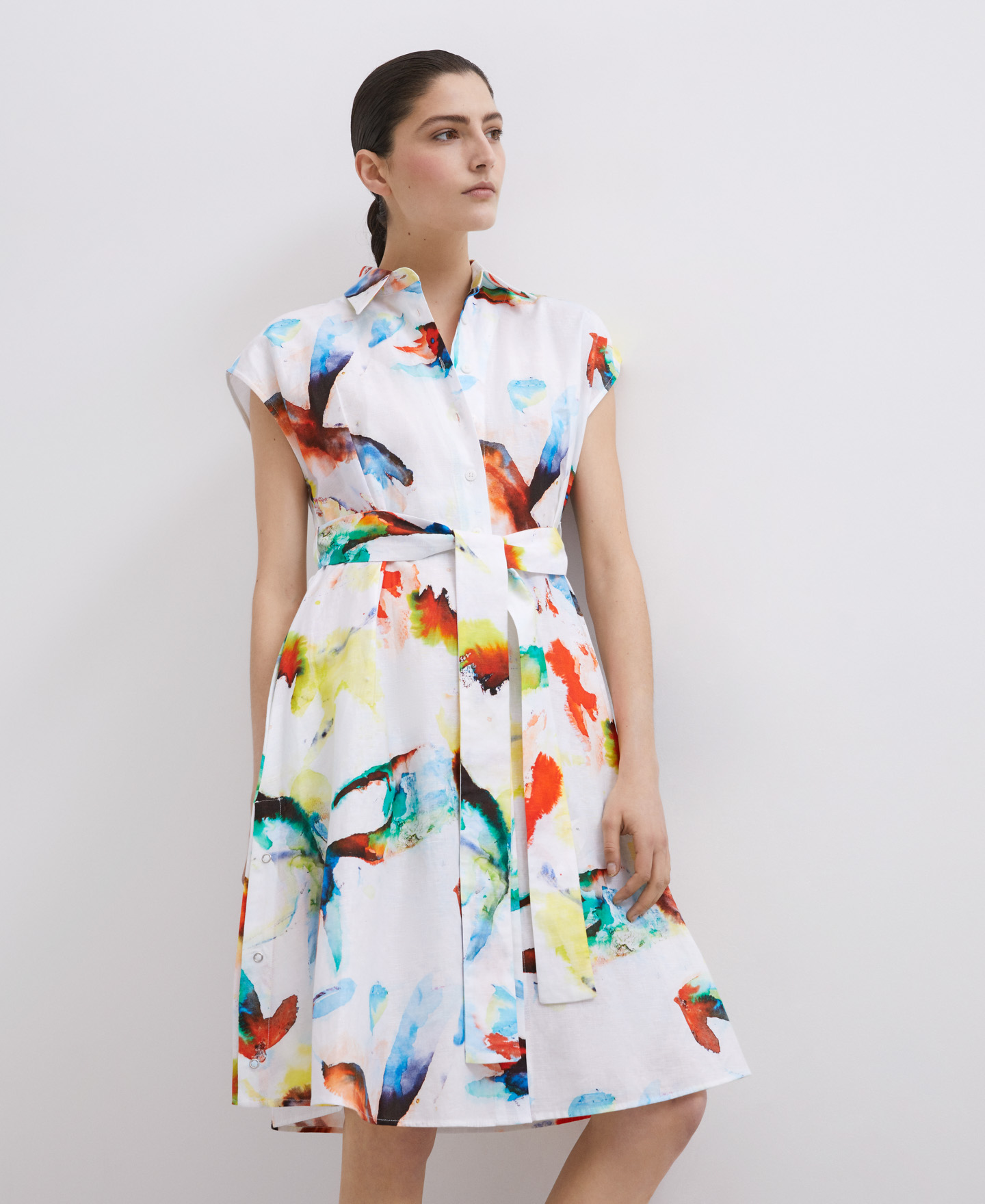 Vestido floral botones en algodón y lino image number 3