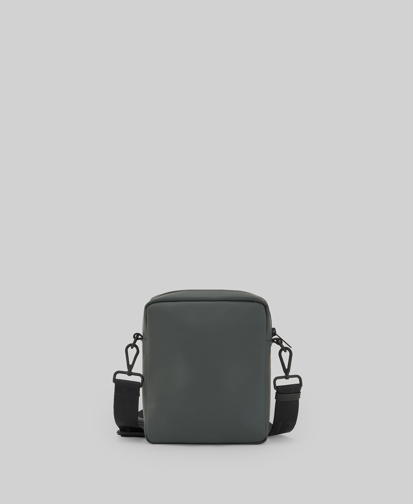 Recycled polyester crossbody man image number 1