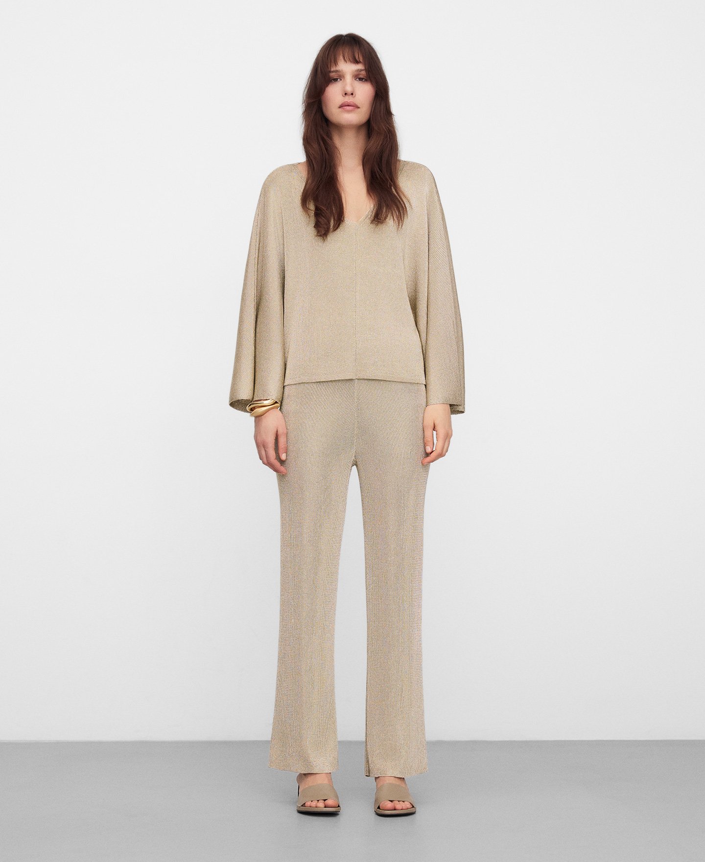 Camisola com decote em V em malha metalizada image number 1