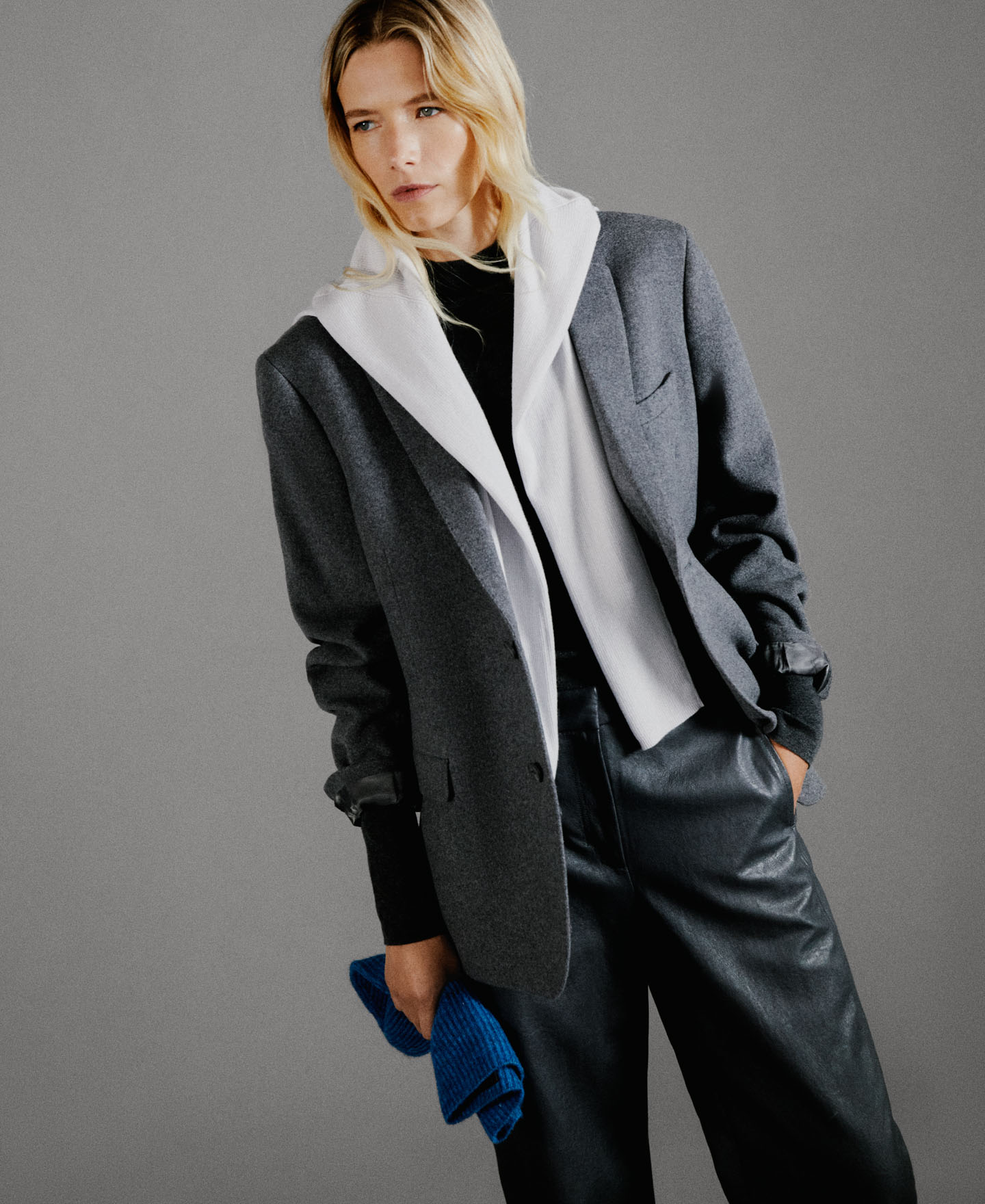 Viscose wide ankle length trousers image number 4