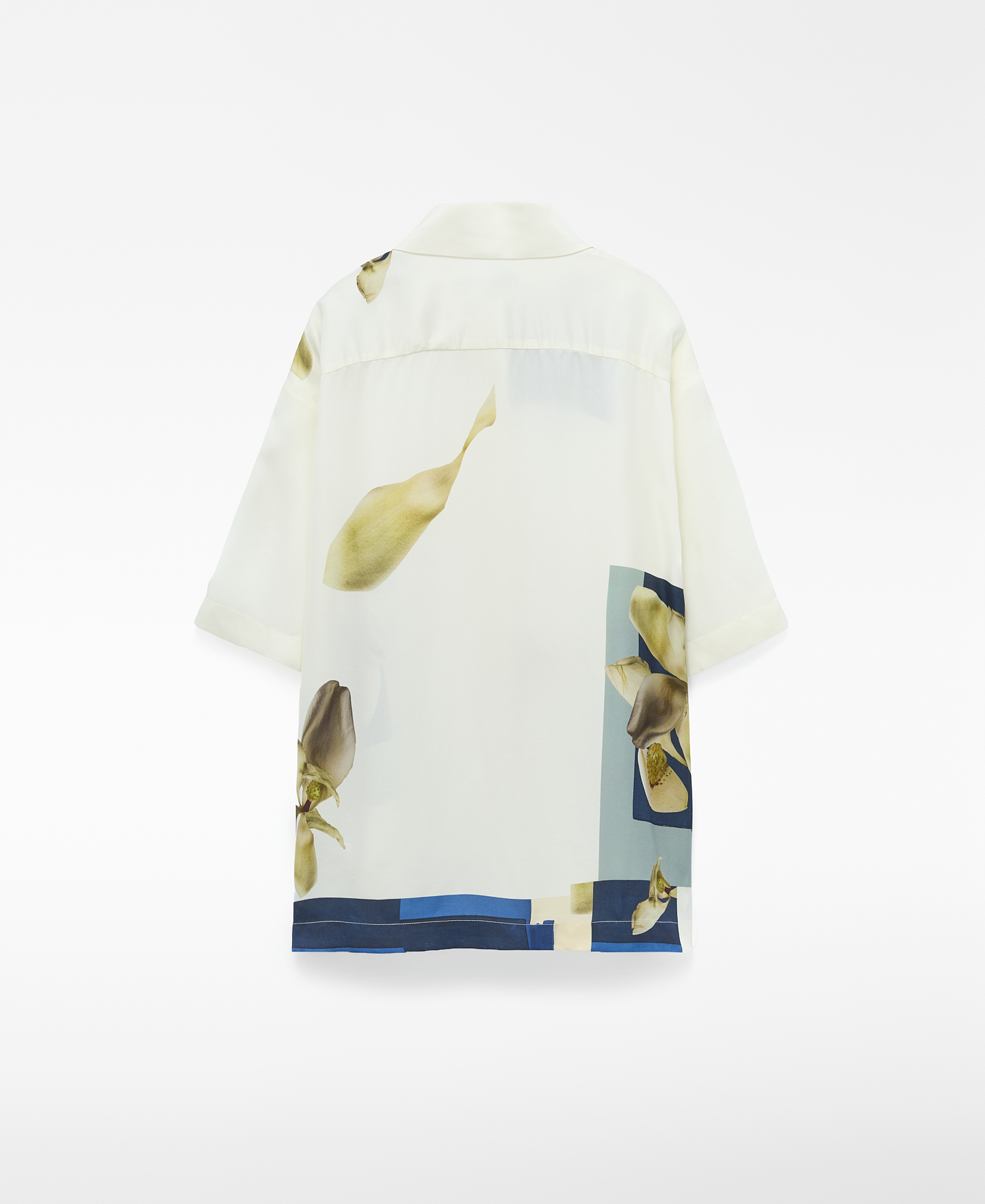 Camisa fluida estampada image number 5