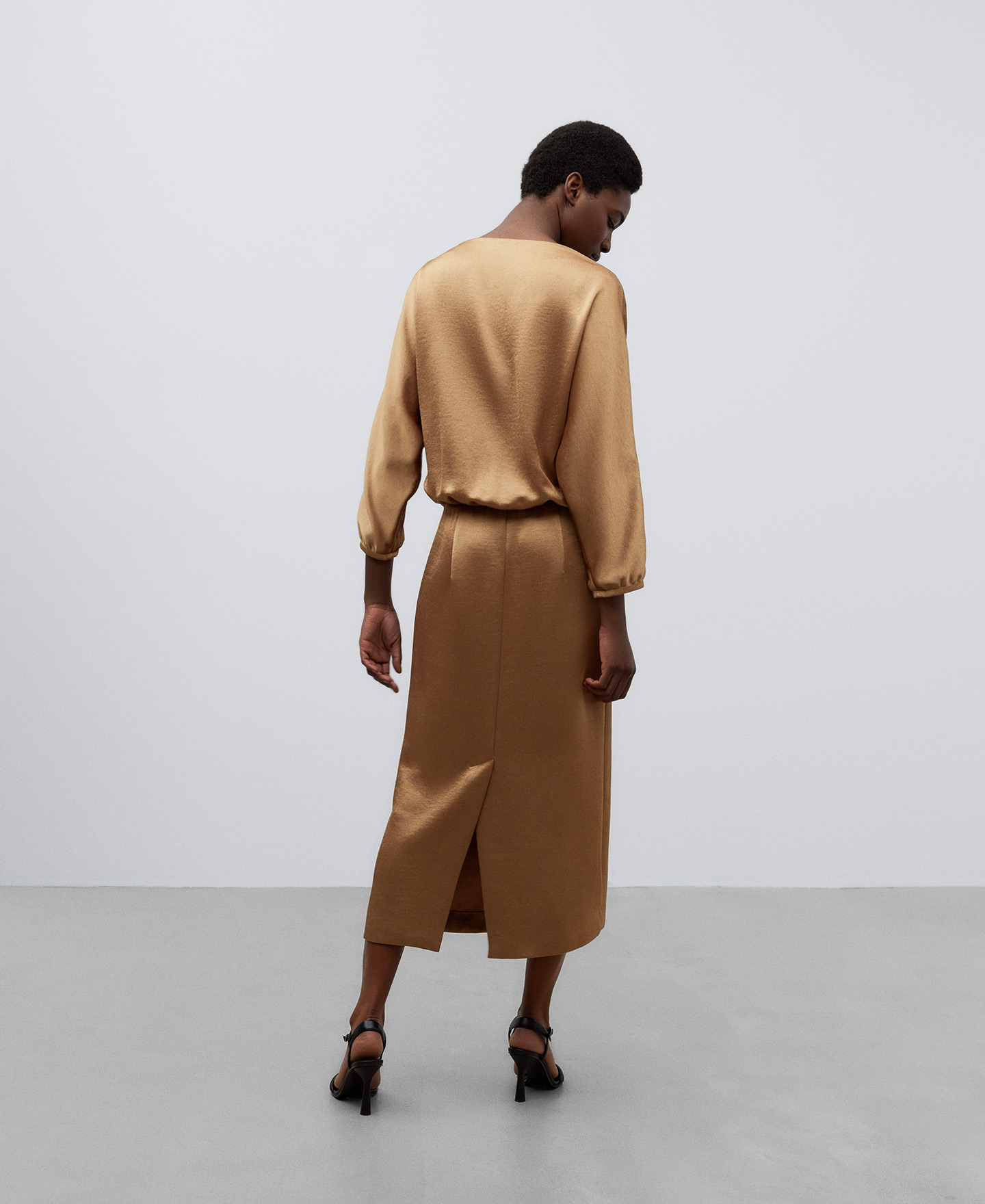 Vestido midi camel mujer image number 2