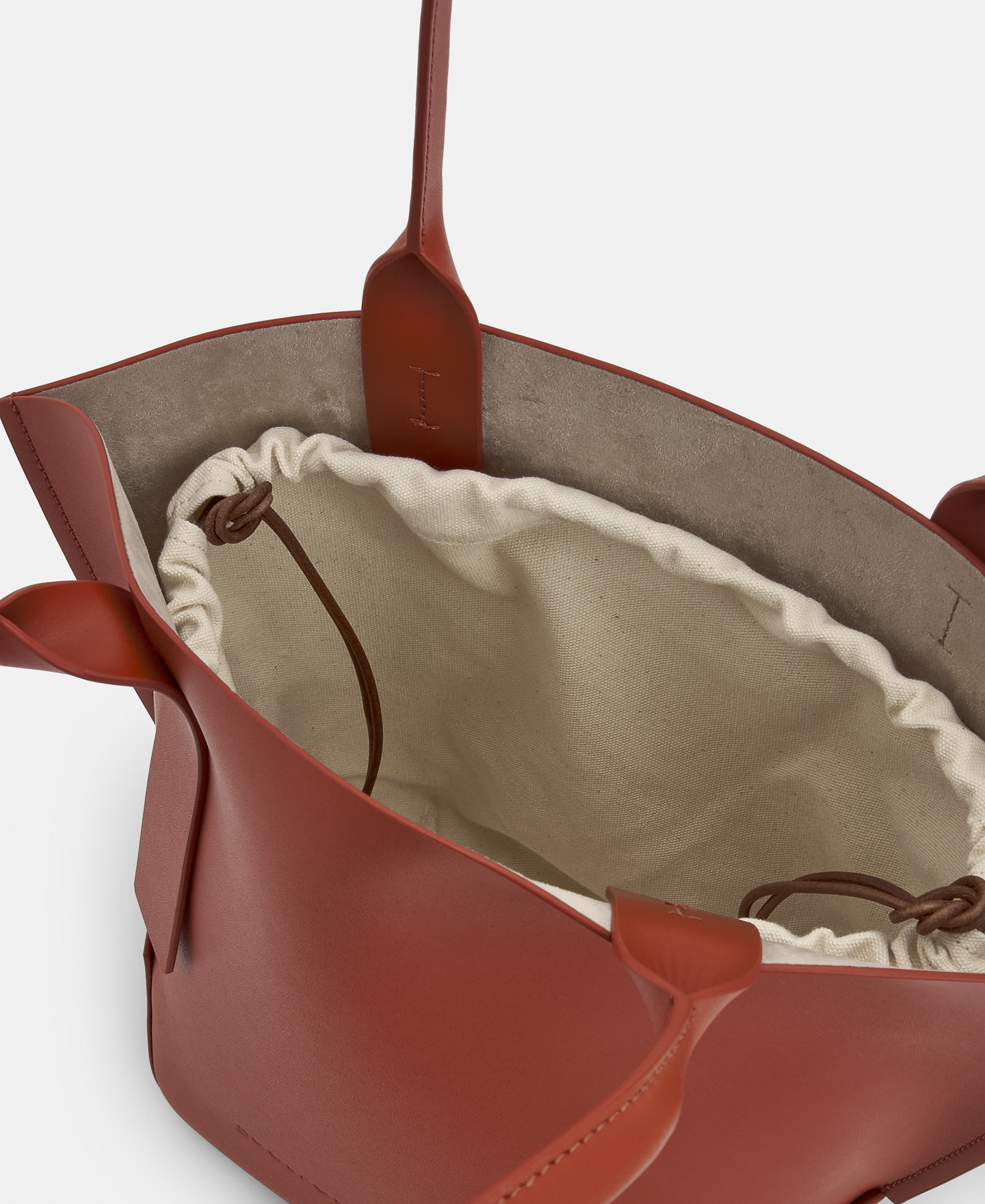 Basket with rectified leather image number 2