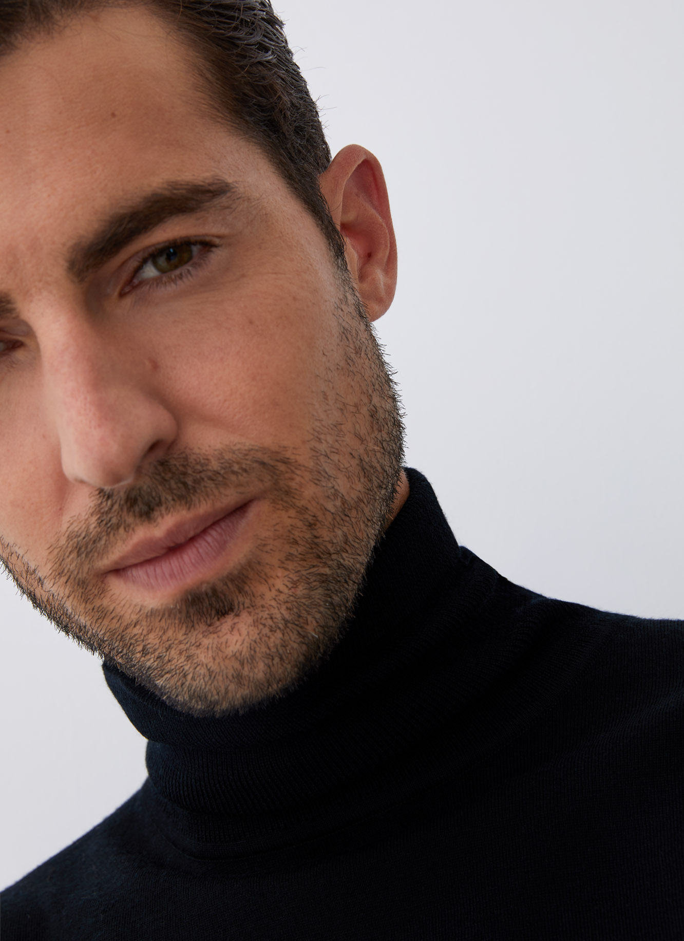Merino wool sweater with high collar image number 3
