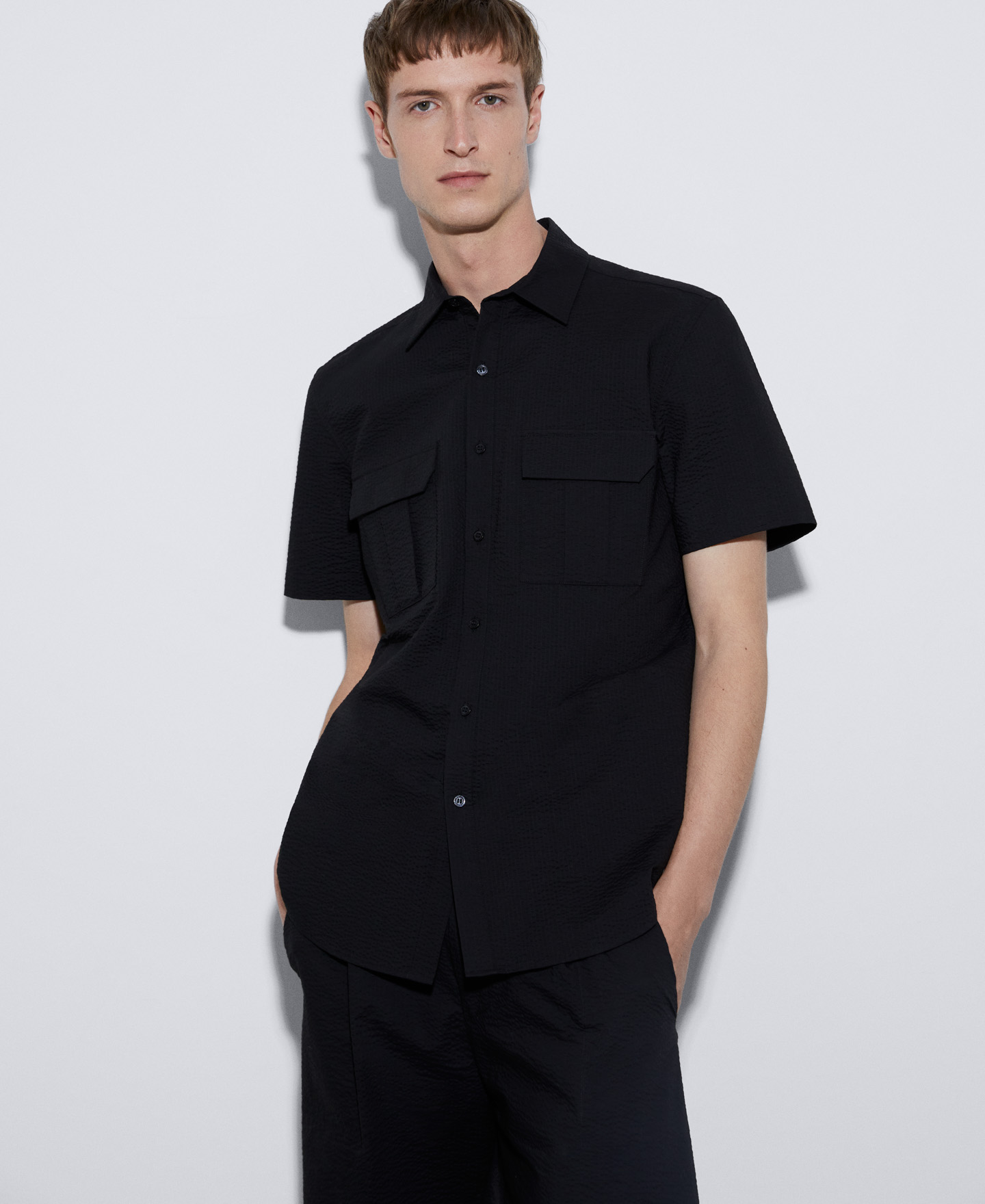Cotton seersucker short sleeve shirt image number 0