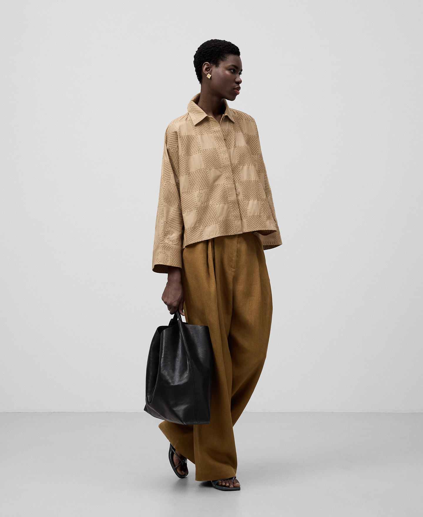 Embroidered loose shirt woman image number 1