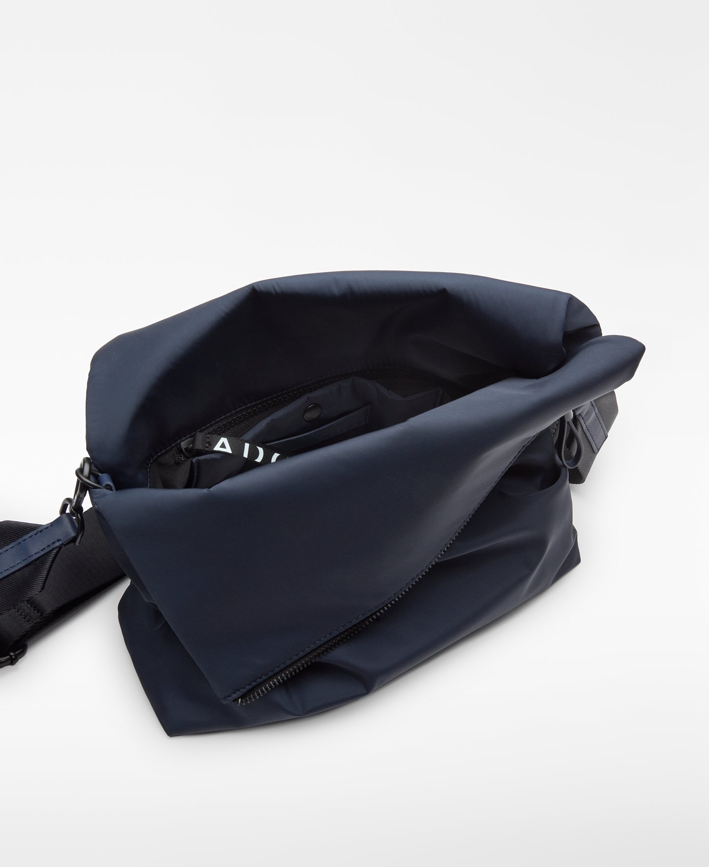 Nylon flap medium crossbody woman image number 2