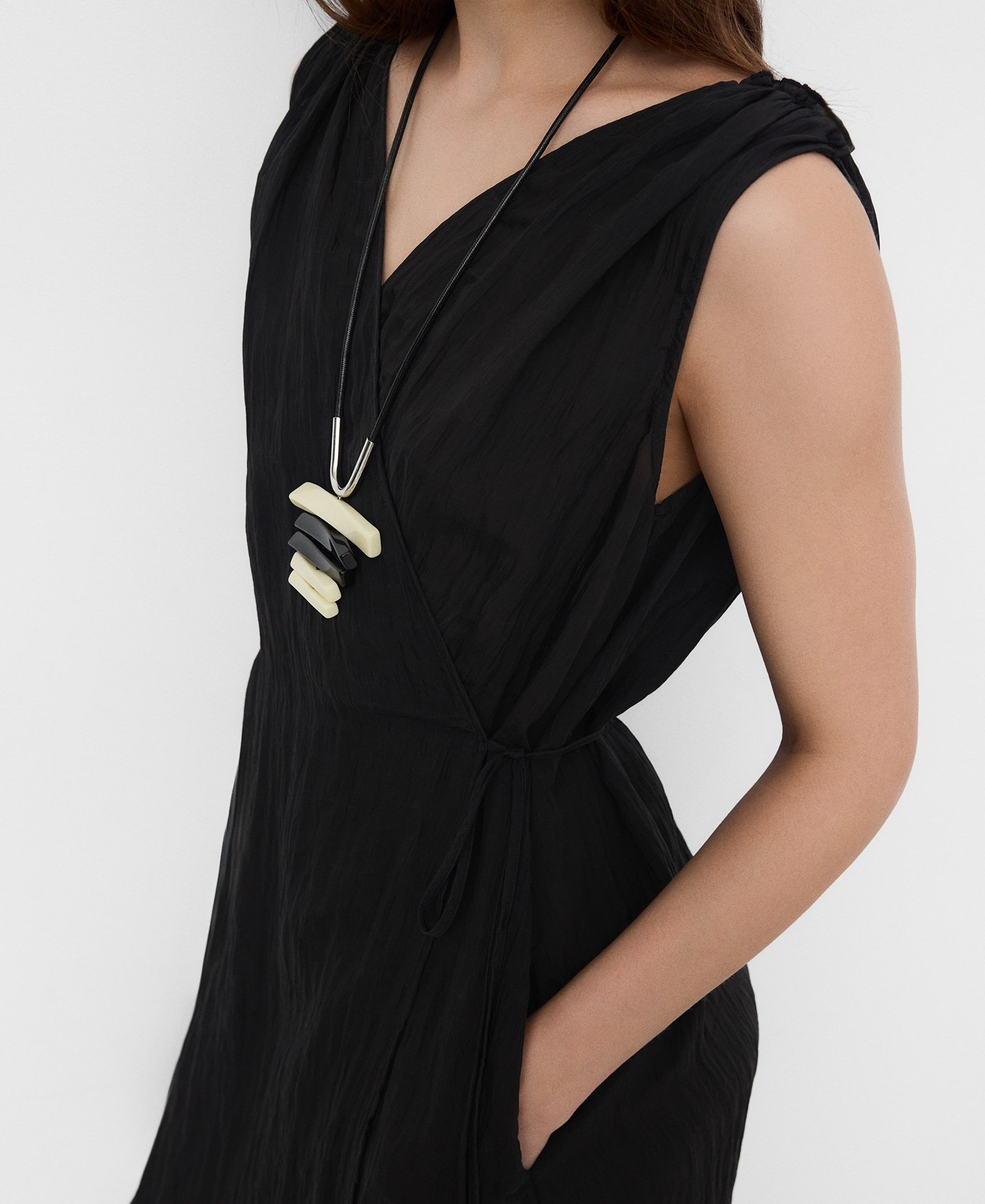 Vestido cruzado tejido arrugado image number 3