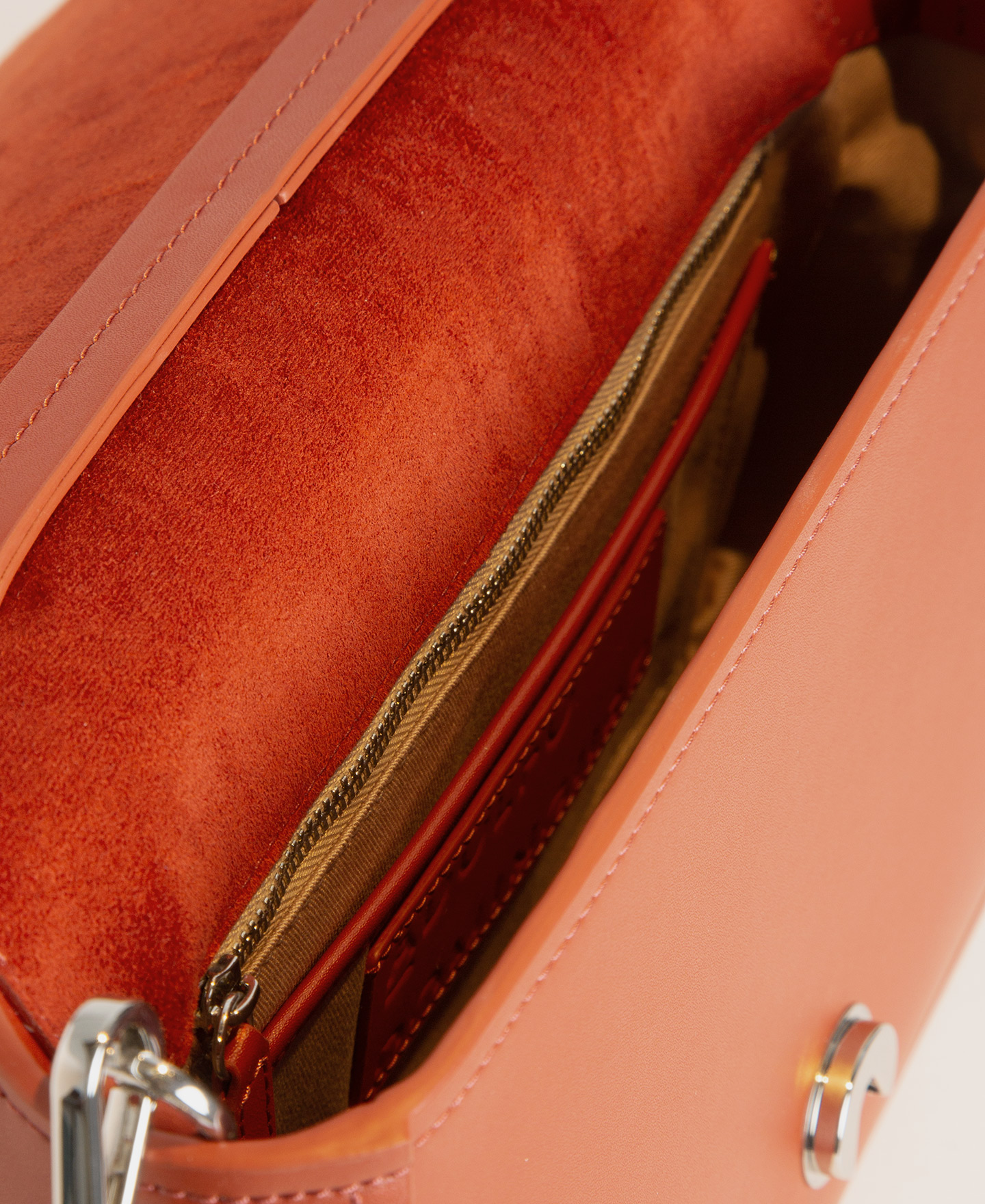 Vachetta leather shoulder bag image number 2
