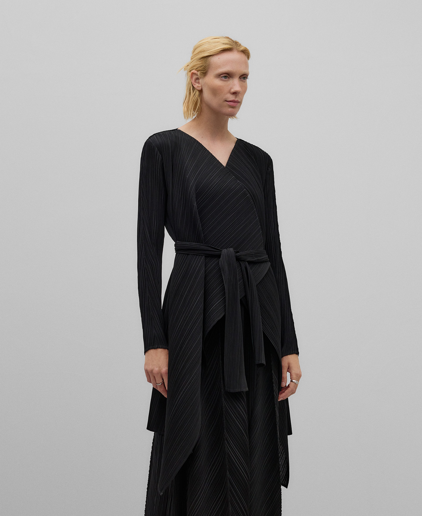Asymmetric crinkle long jacket woman image number 0