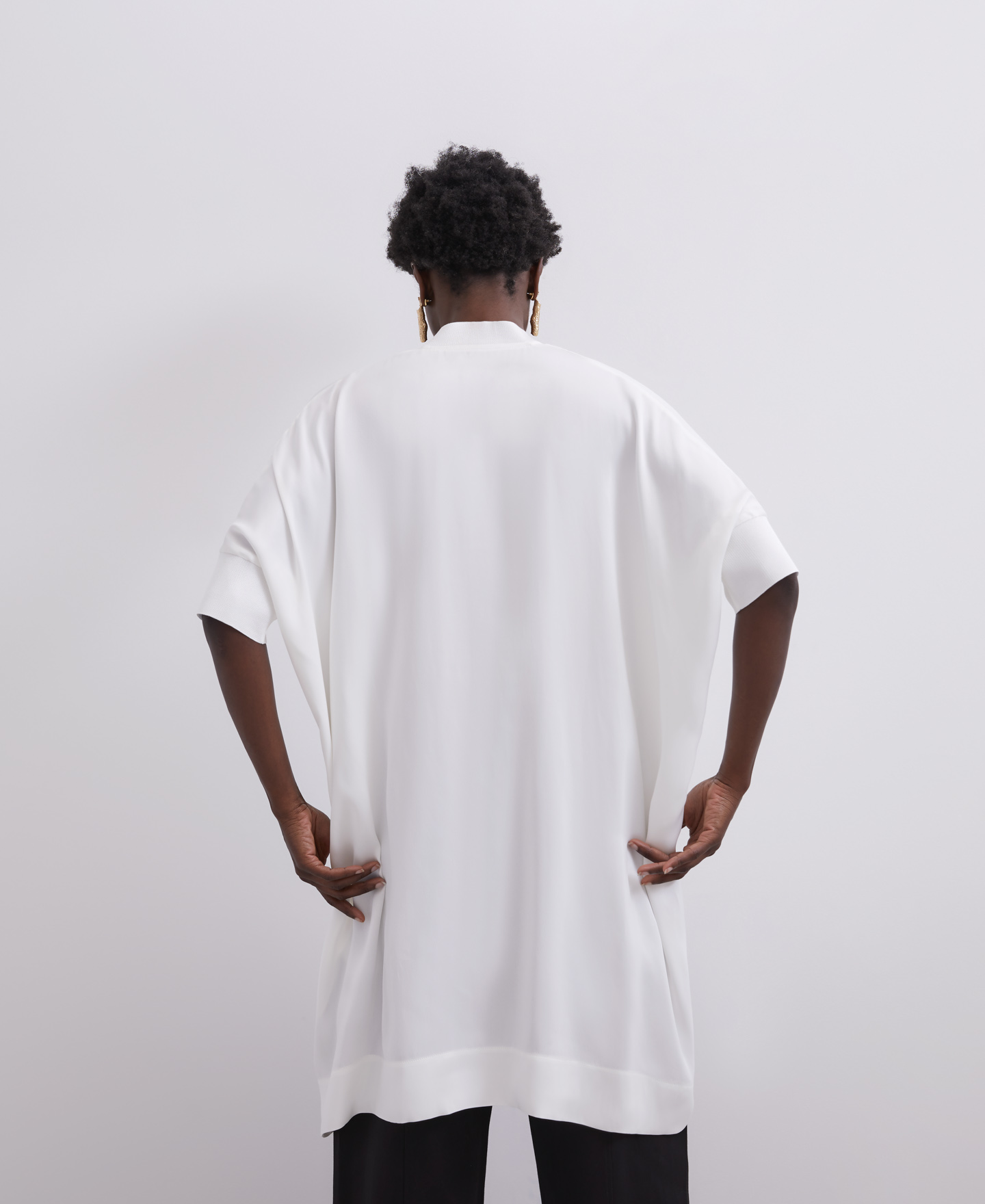 Camisa oversize caramelo en viscosa image number 2