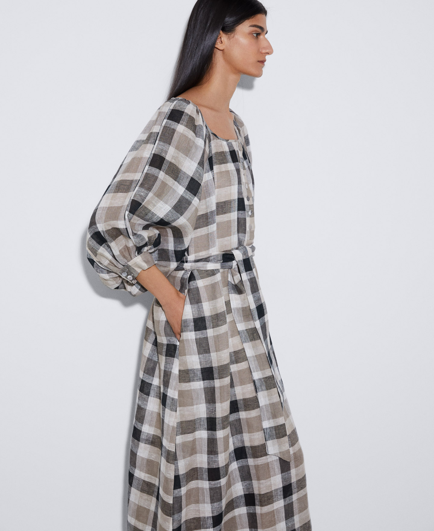 Vestido cuadros en lino image number 3