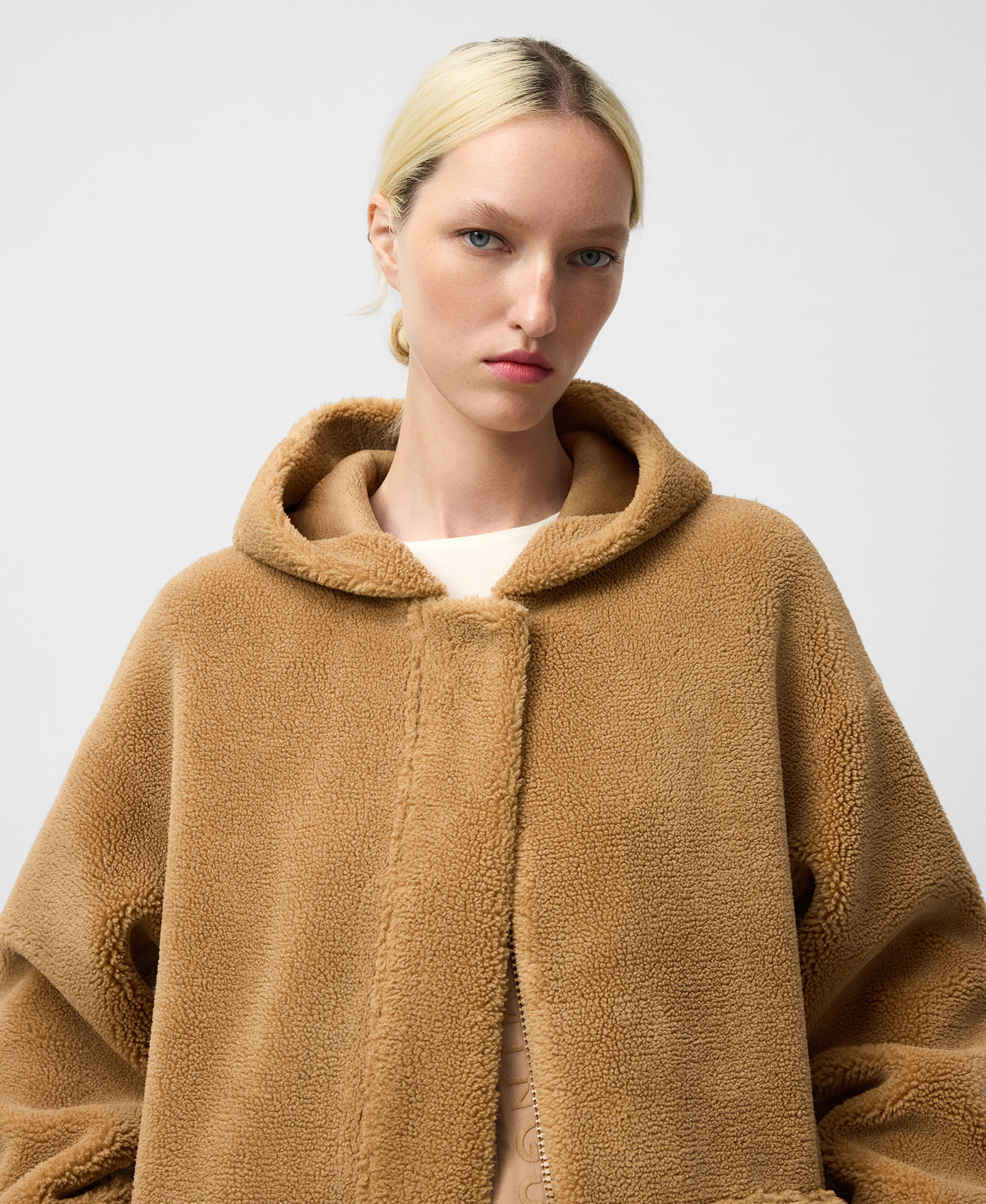 Faux shearling coat with hood woman image number 3