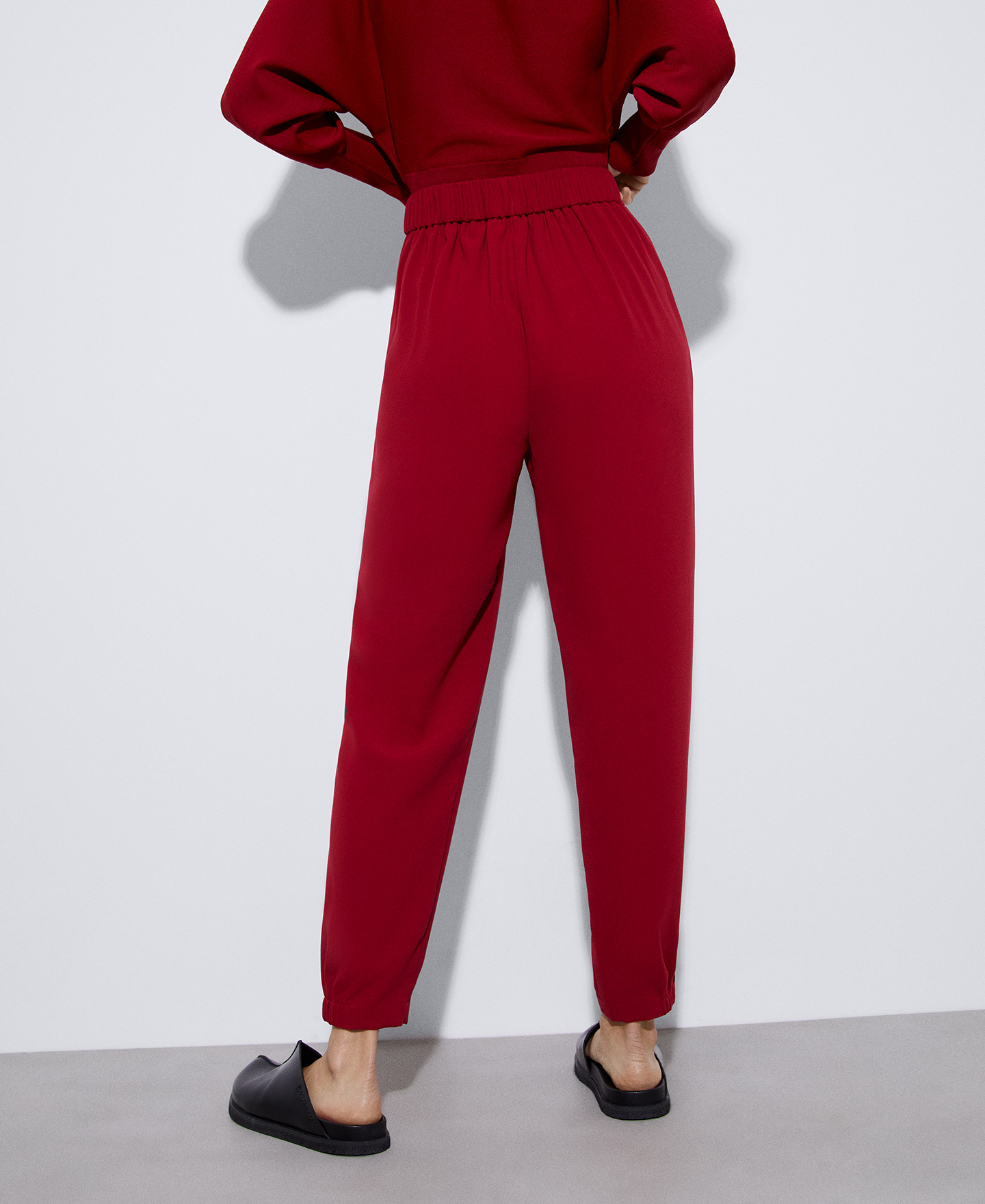 Recycled polyester jogger trousers image number 2