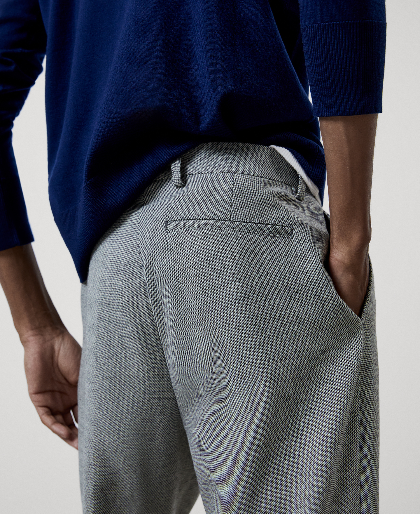 Ankle-length tailored trousers image number 3