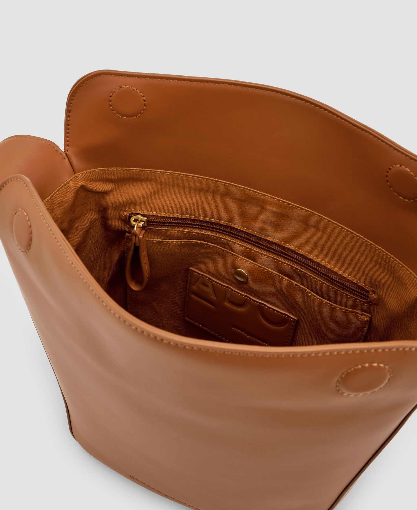 Recycled material hobo image number 2