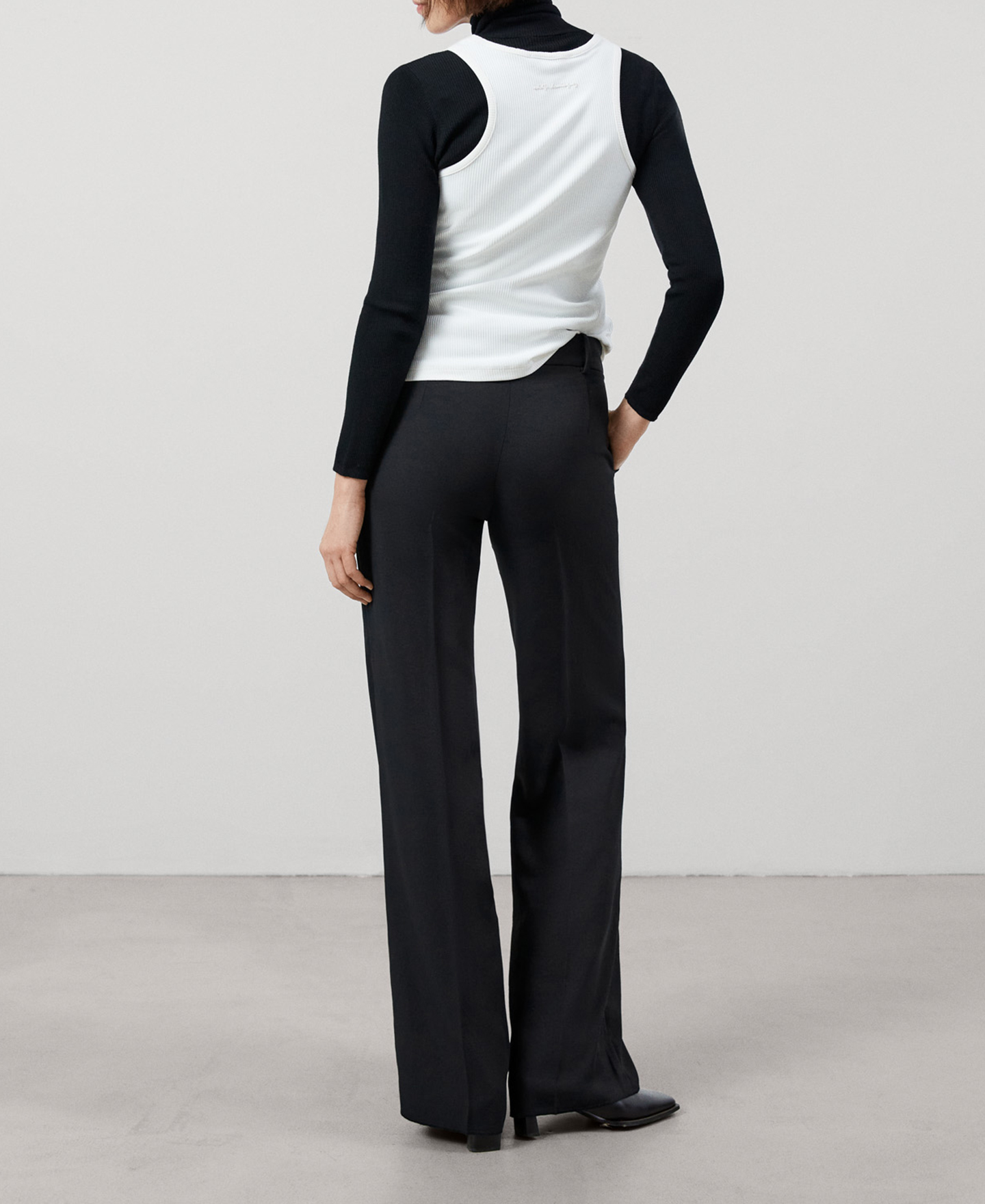 High-waisted palazzo trousers image number 2