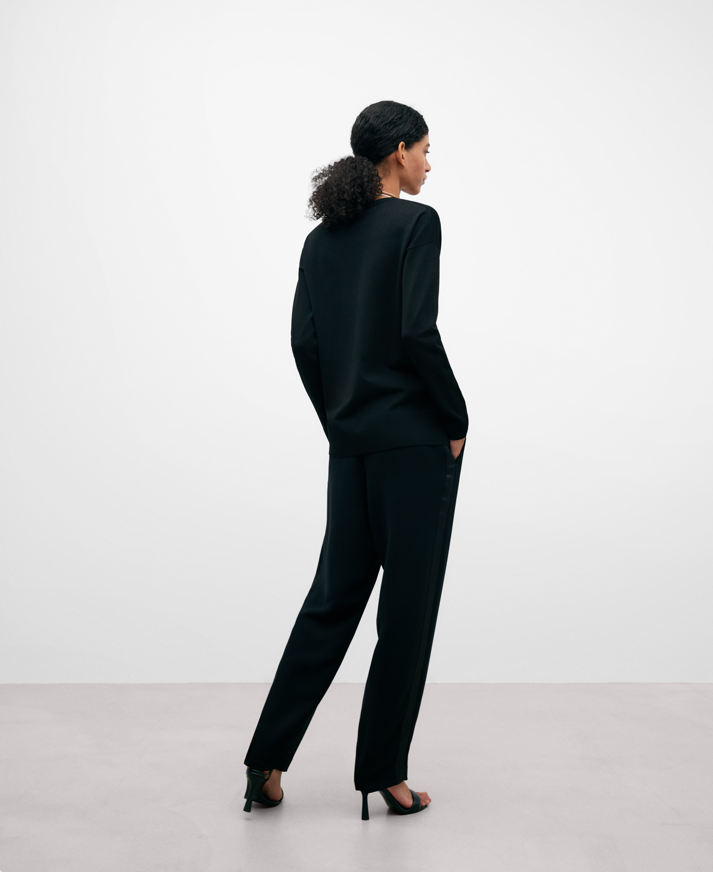 V-neckline viscose sweater woman image number 2