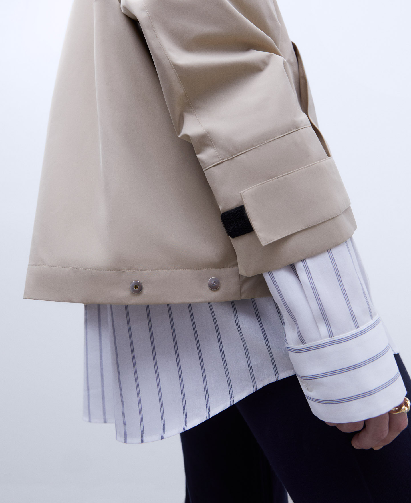 Short hooded trenchcoat image number 4