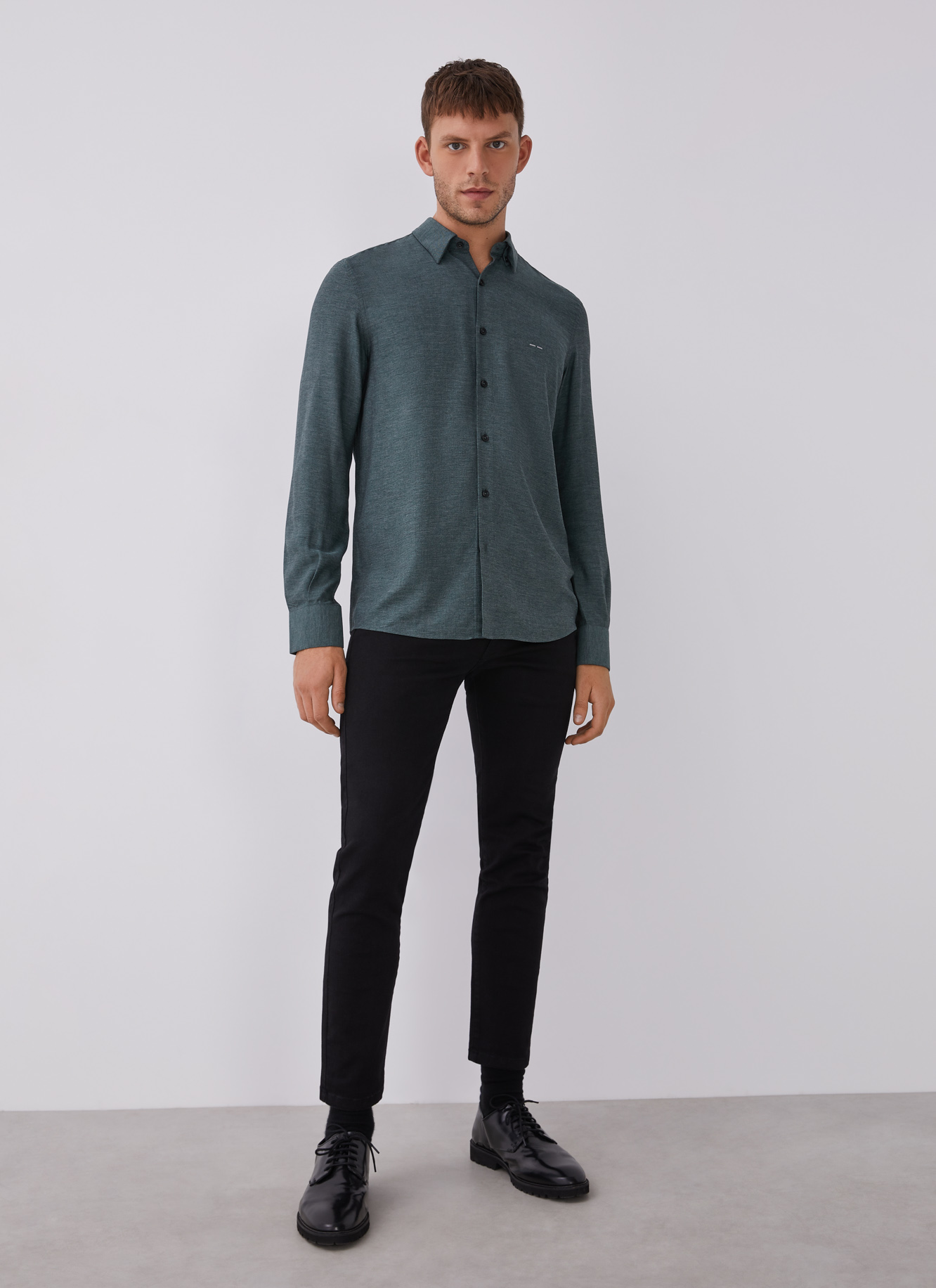 Camisa en viscosa con logo image number 5