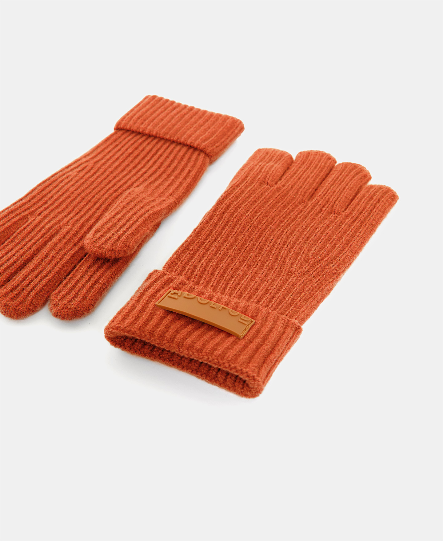 Knitted gloves image number 1