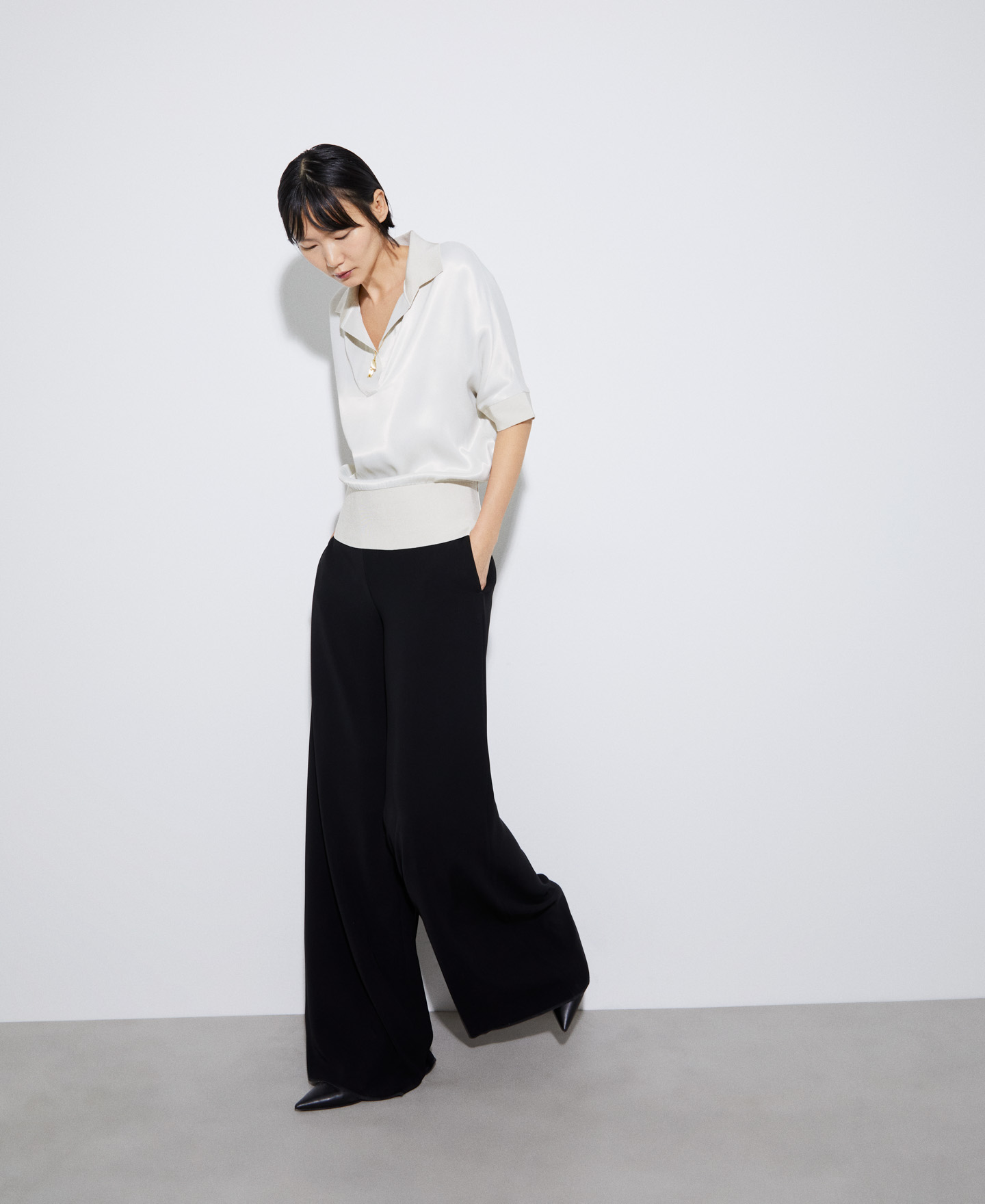 Viscose polo collar blouse image number 1
