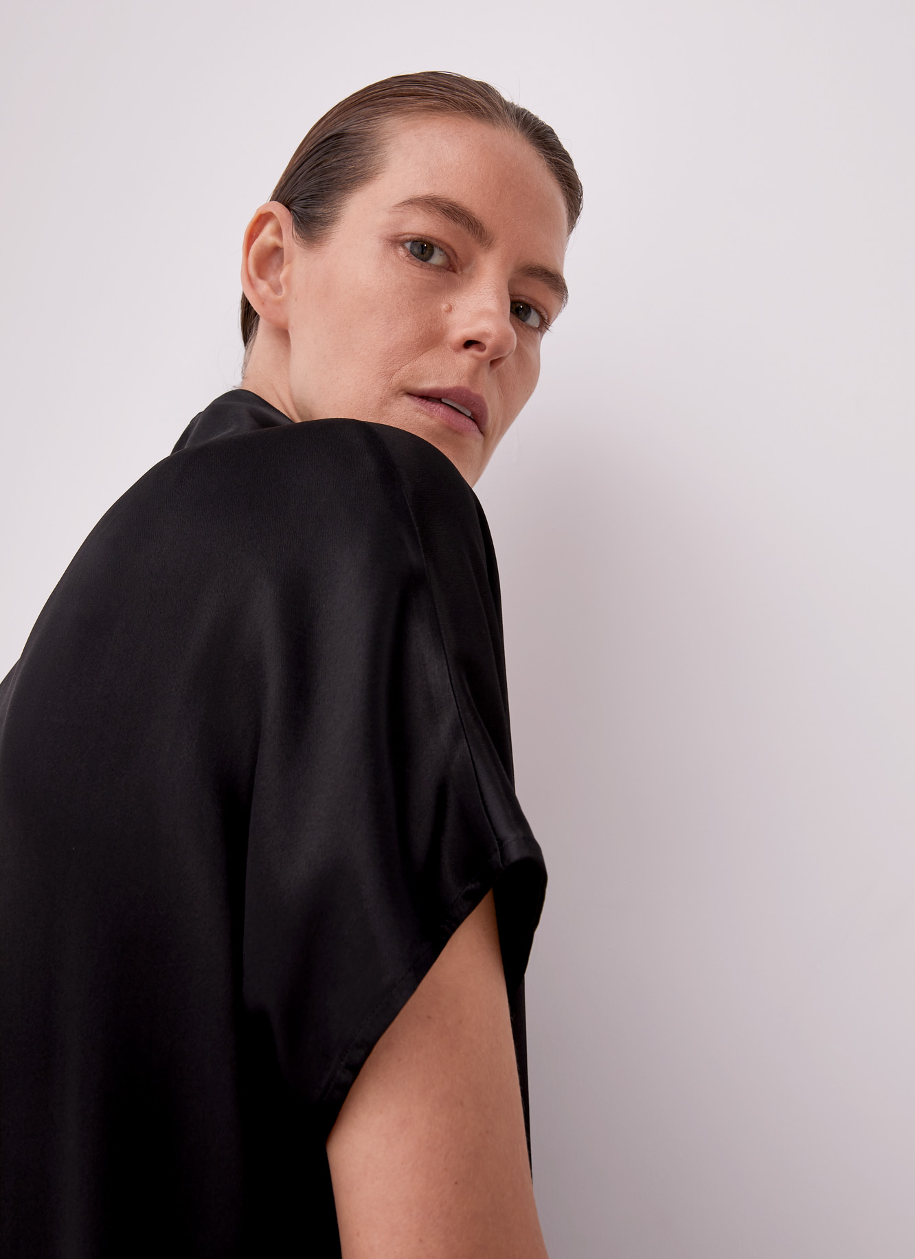 Satin viscose t-shirt image number 2