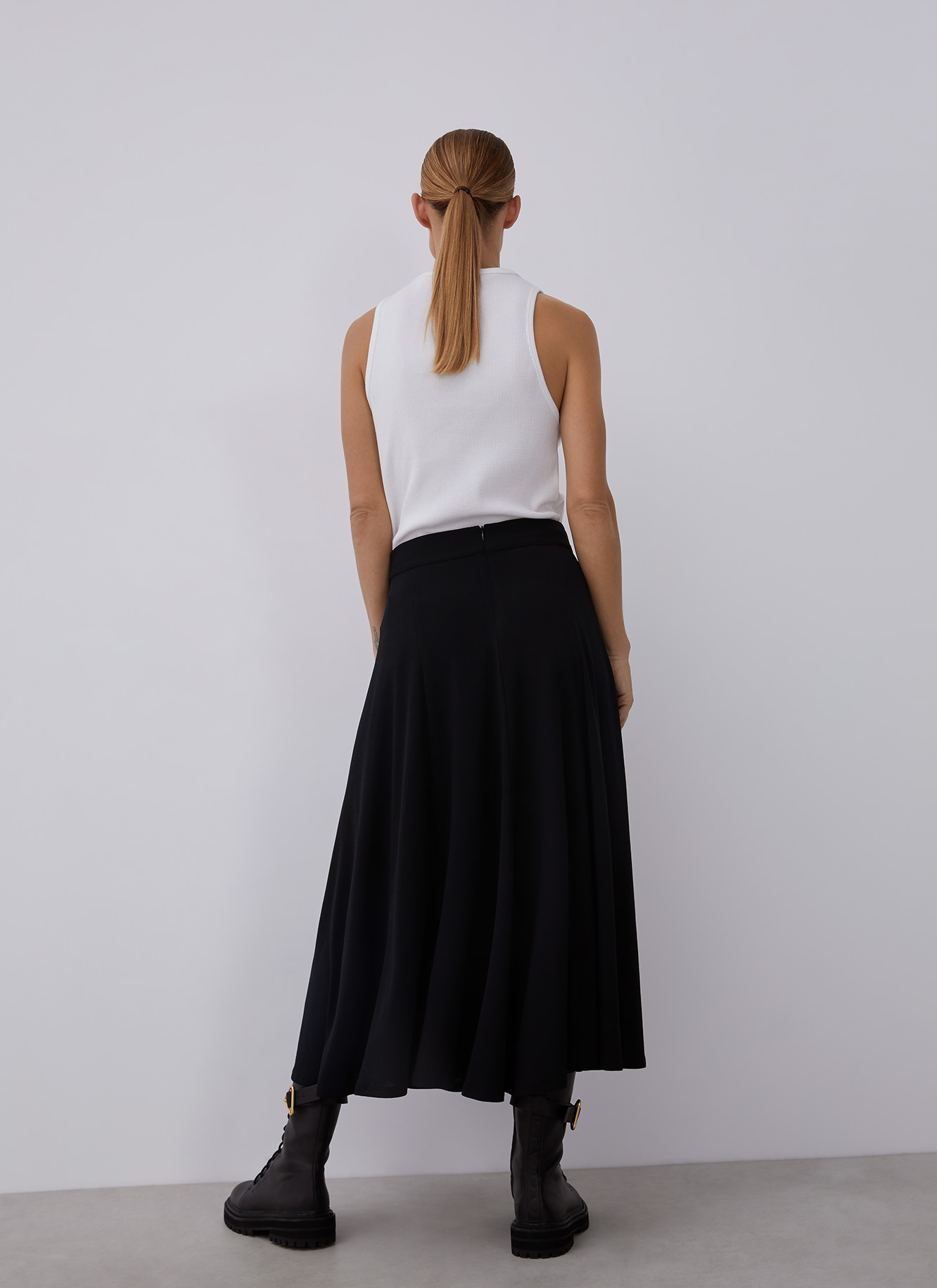 Knitted midi skirt image number 1