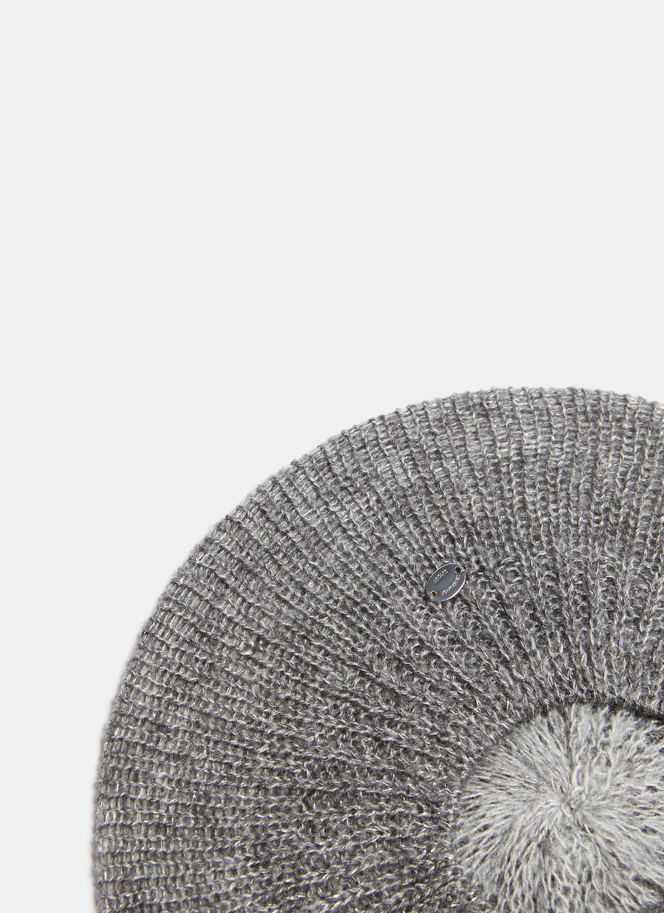 Knit beret with metallic fibre image number 1