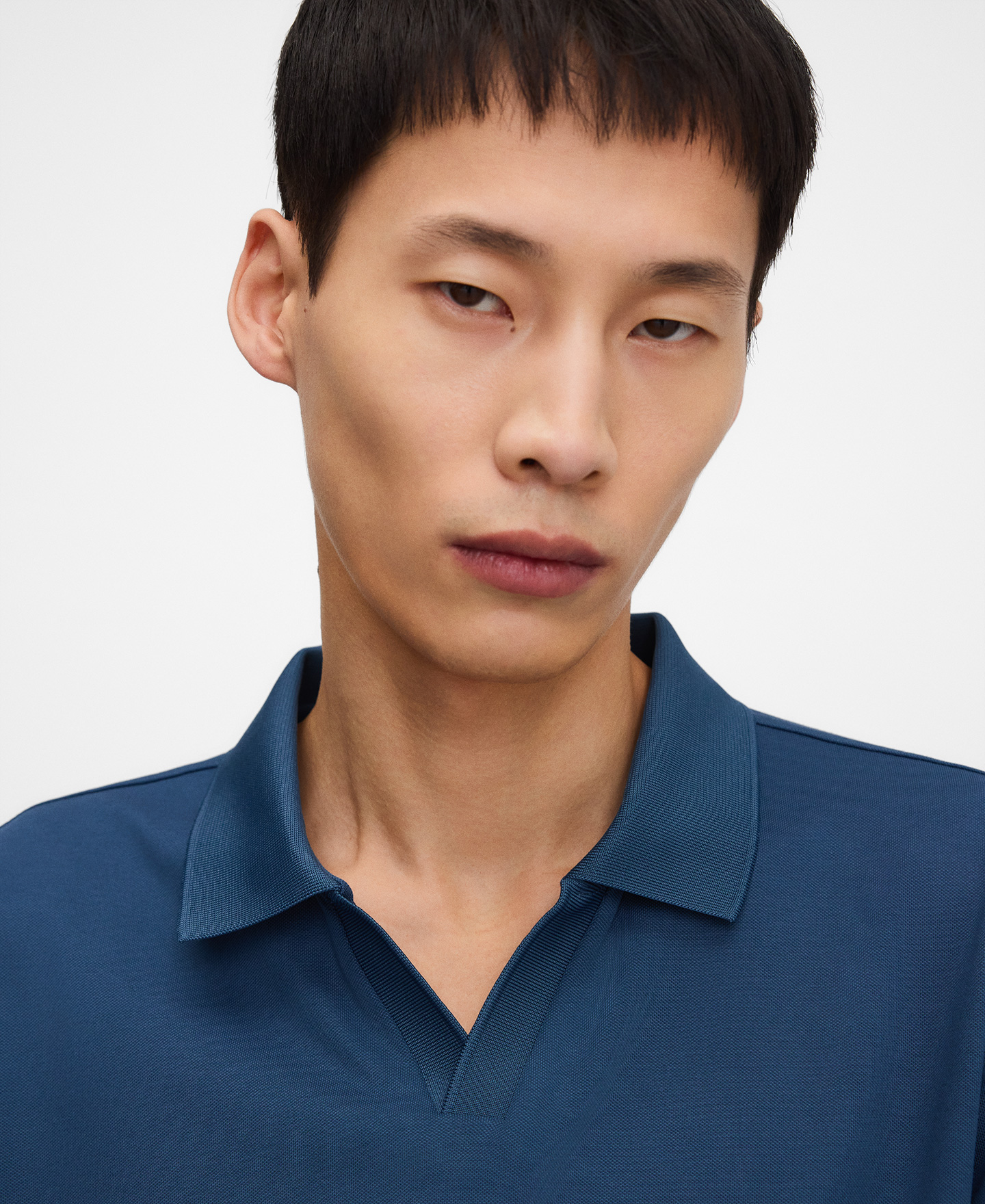 Regular fit V-neck polo shirt image number 3