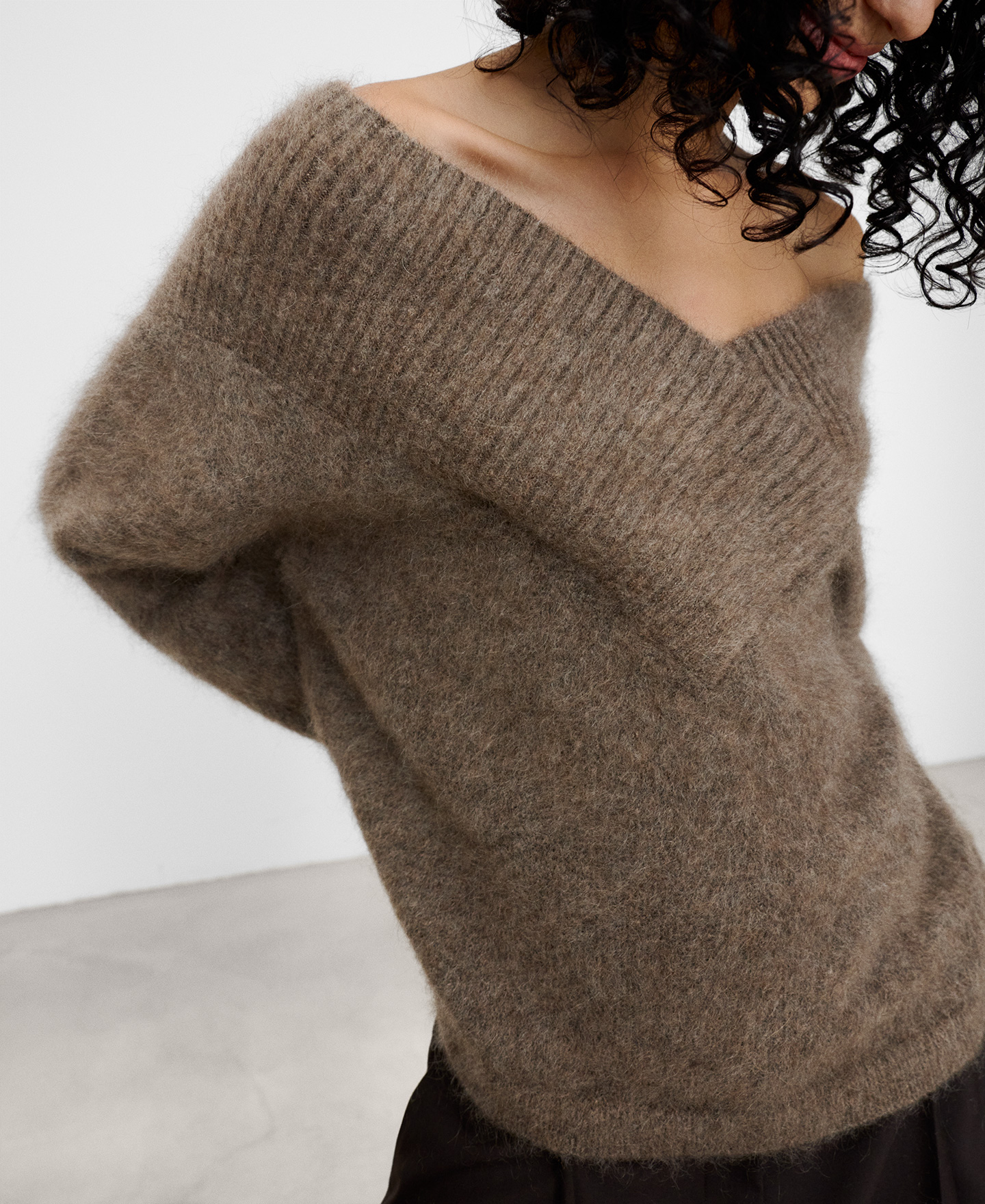 Mohair blend wide V-neck sweater image number 3