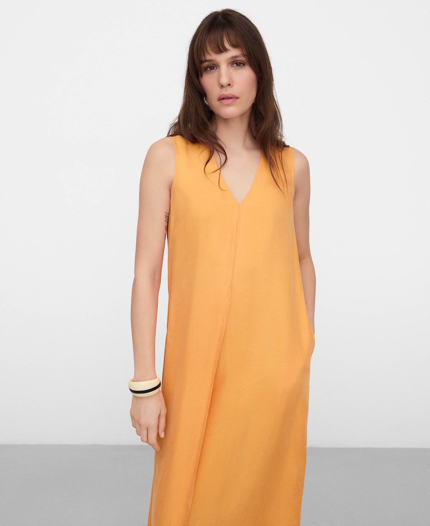 V-neckline satin long dress image number 0