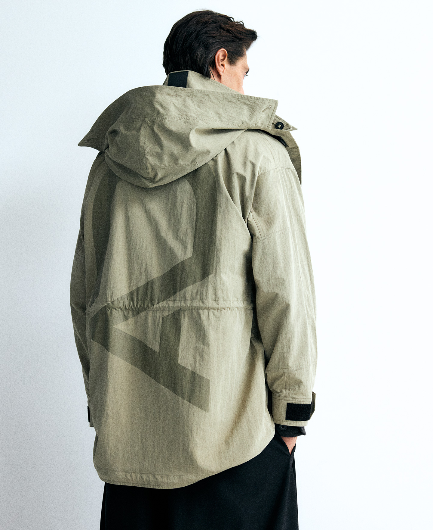 Short technical parka man image number 2