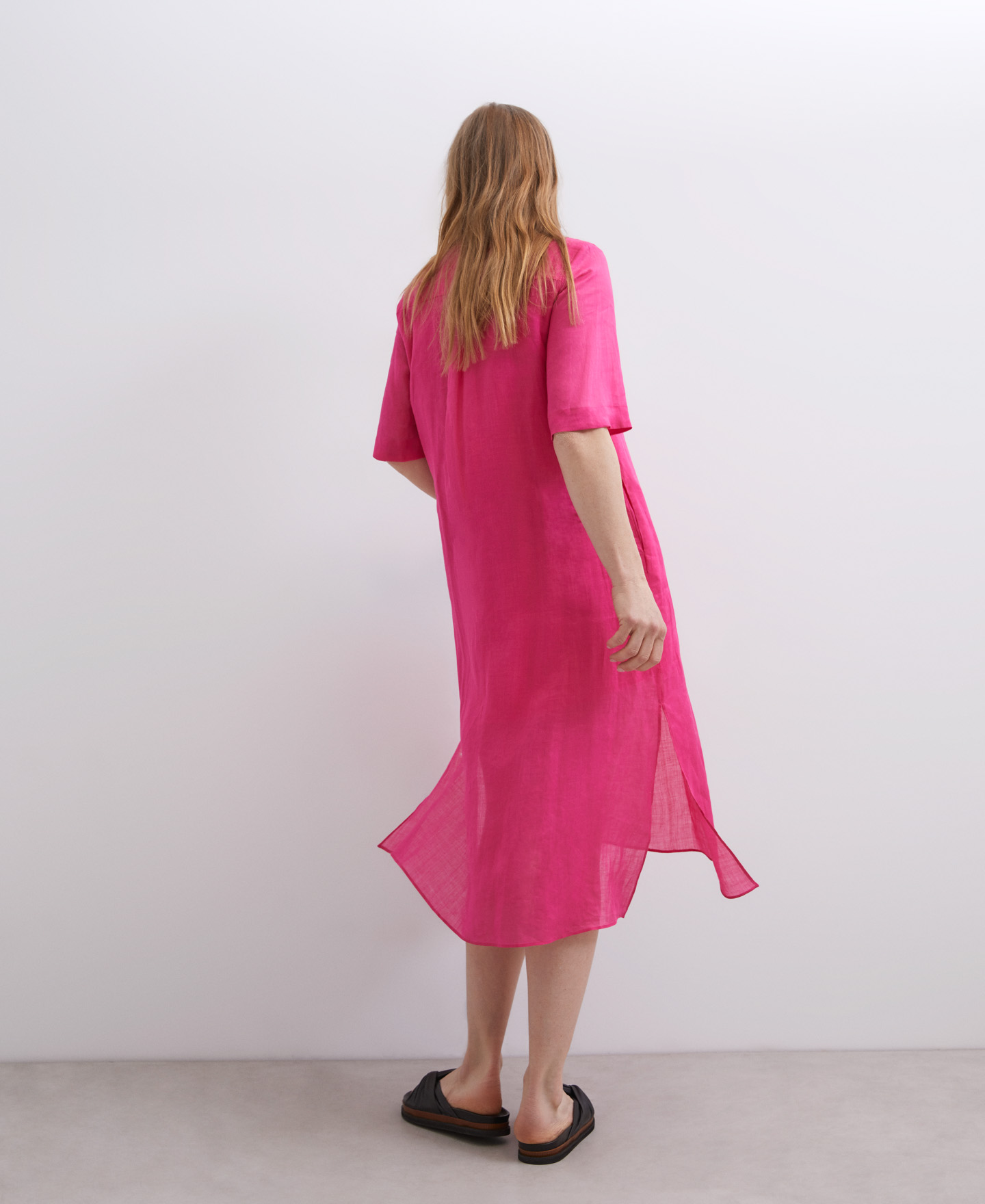Vestido fluido en ramio camel image number 2