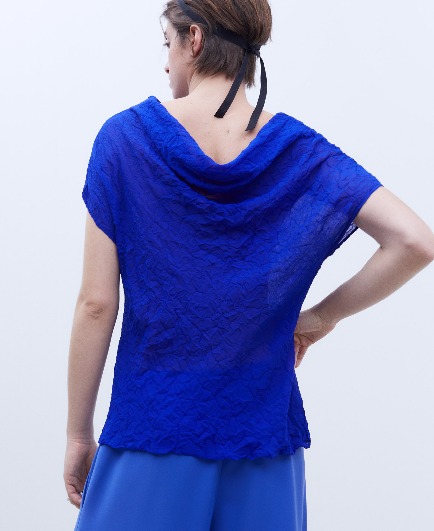 Wrinkly draped top image number 2