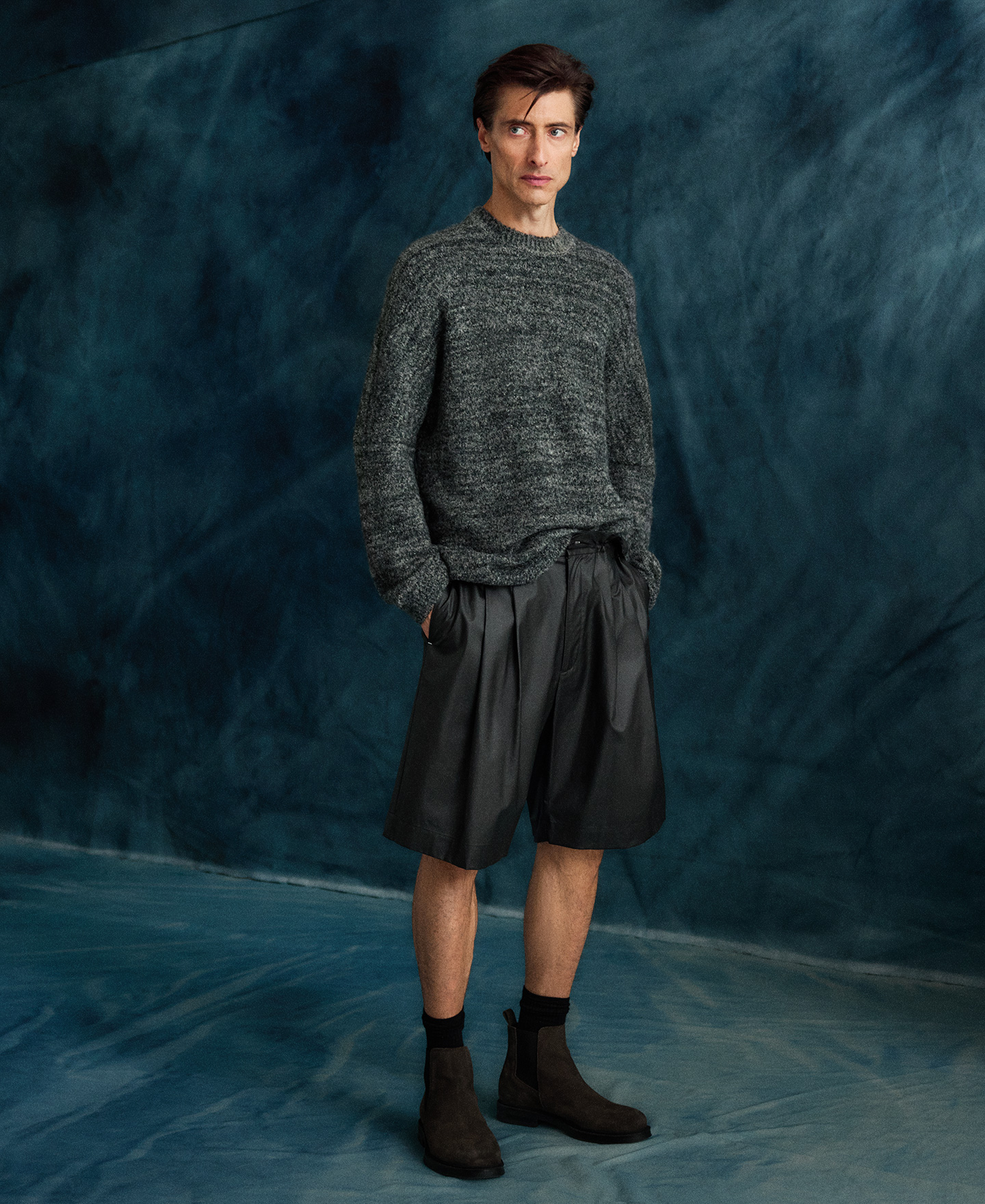 Relaxed fit black Bermuda shorts man image number 0