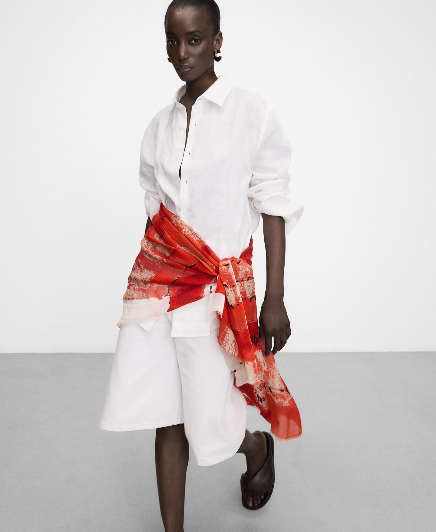 Chal estampado letras lino y modal image number 3