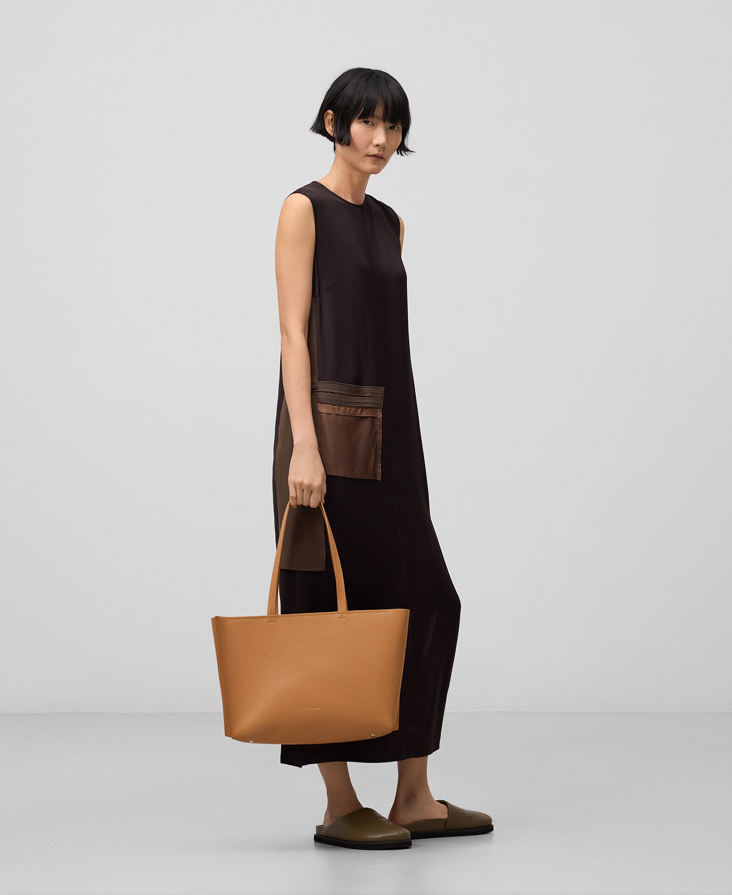 Leather asymmetrical shopper bag woman image number 4