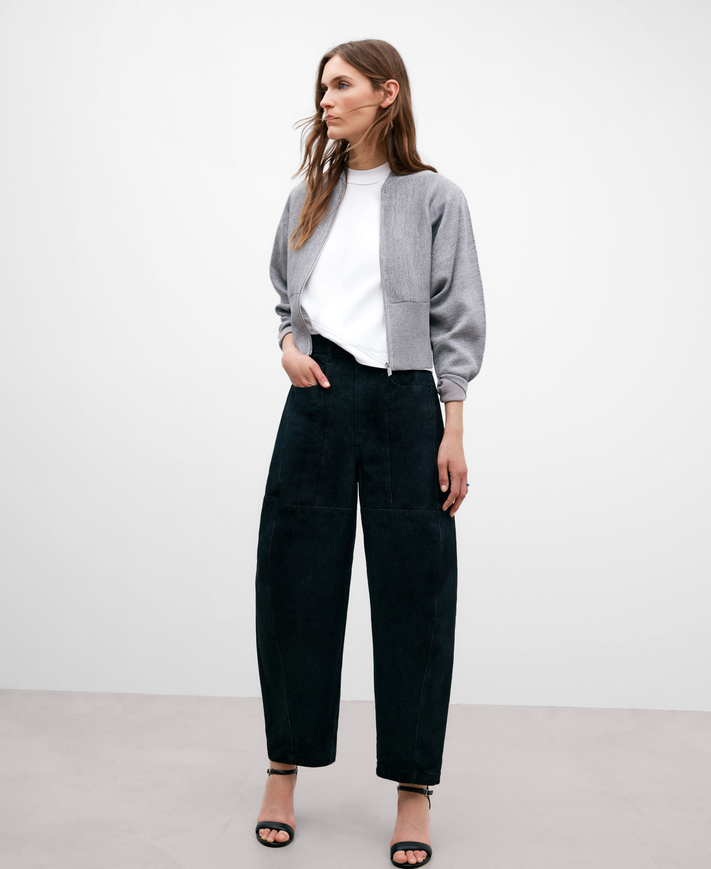 Women's knitted bomber jacket image number 1