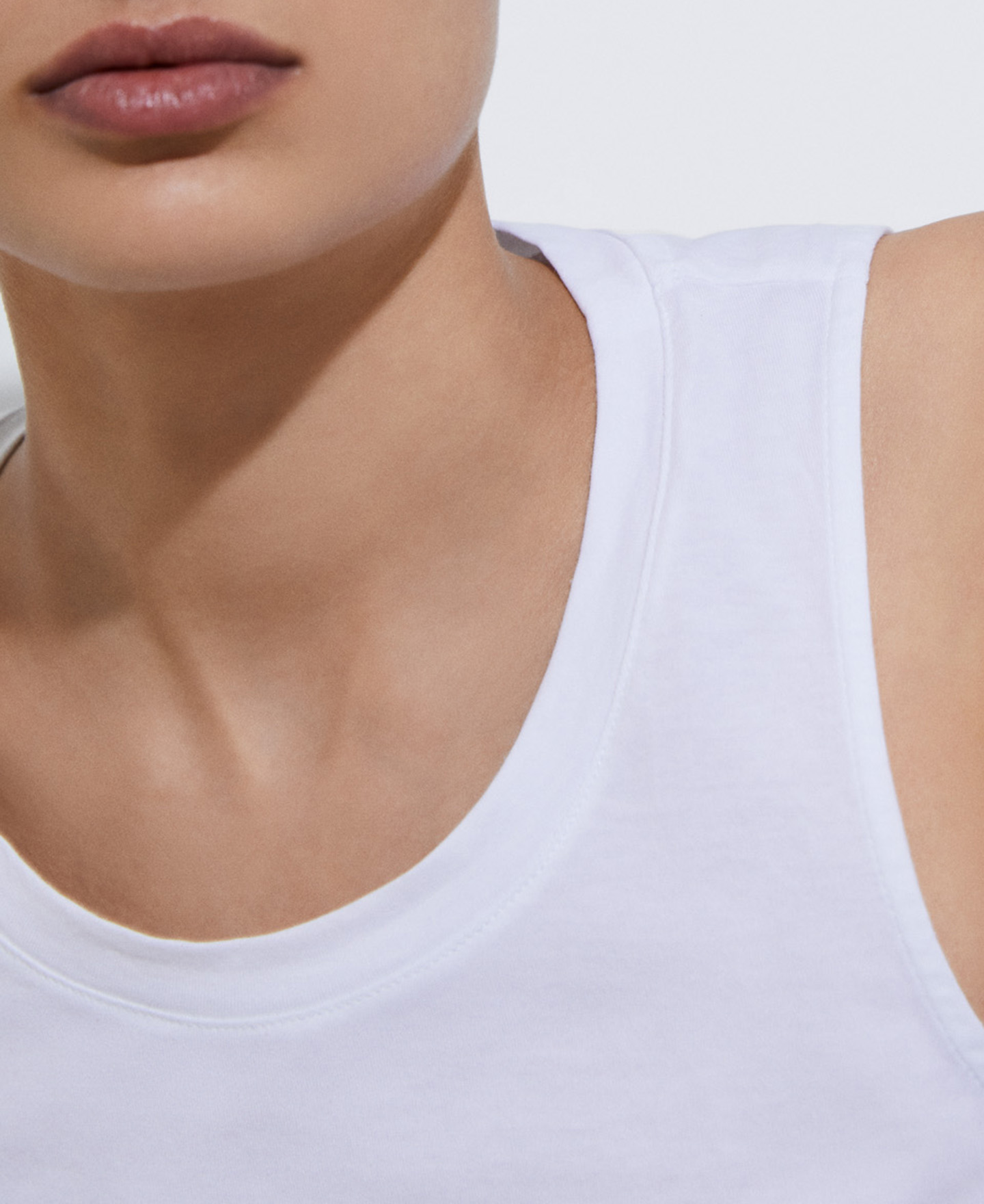 Gathered back t-shirt image number 3