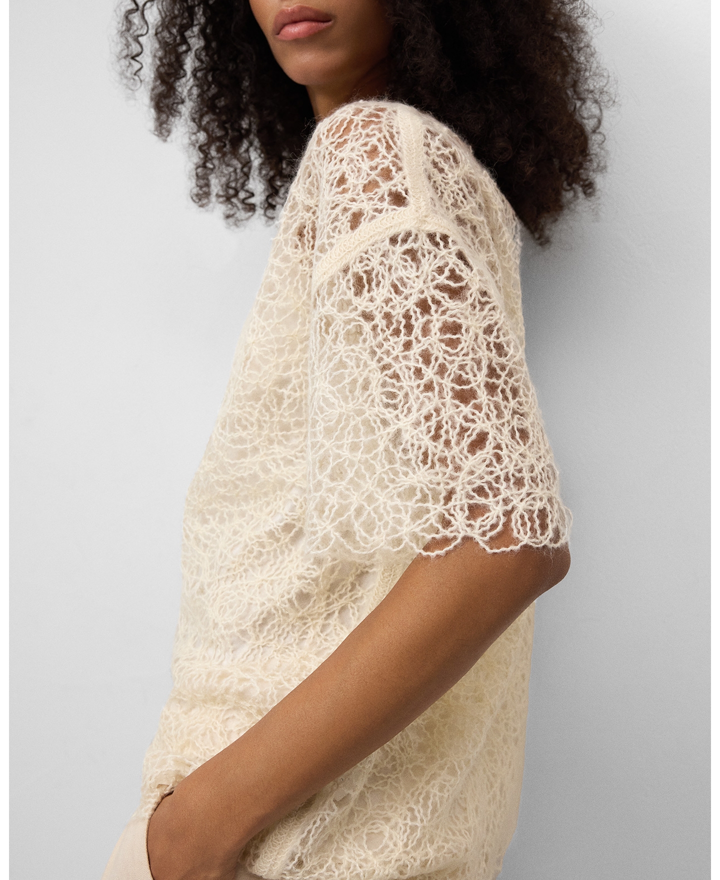 Embroidered knit top image number 3