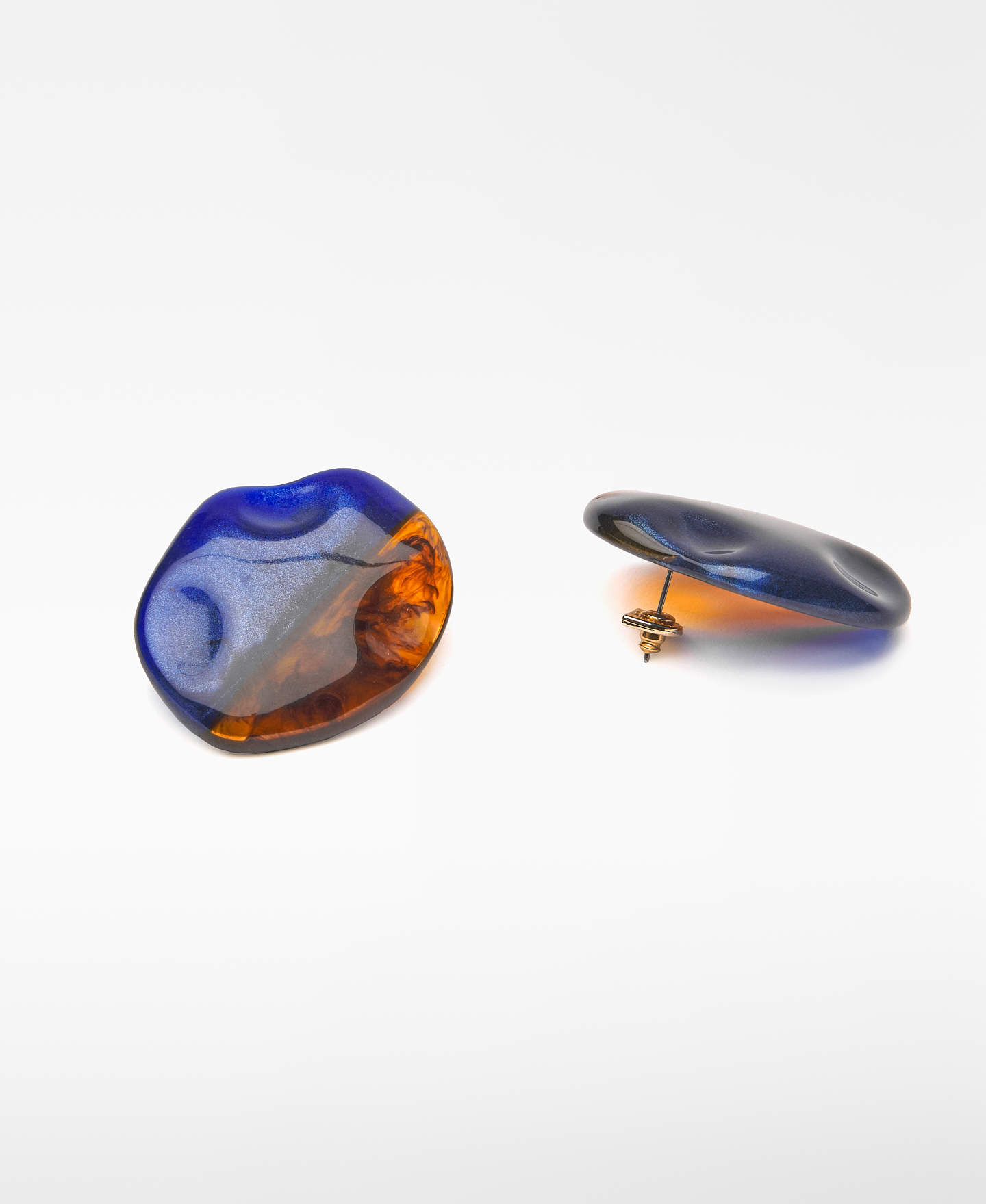 Two-tone resin earrings woman image number 1