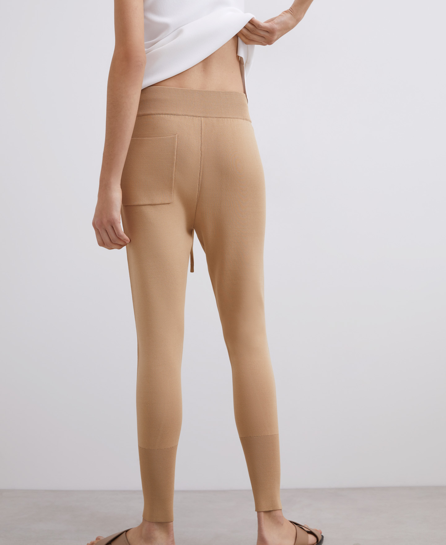 Jogging trousers in cerrojillo knitt image number 1